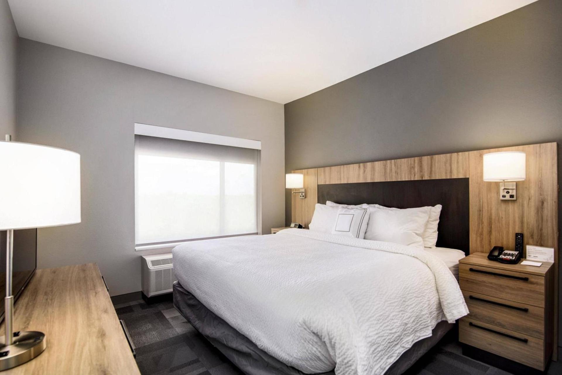 TownePlace Suites by Marriott Houston Hobby Airport photo 11