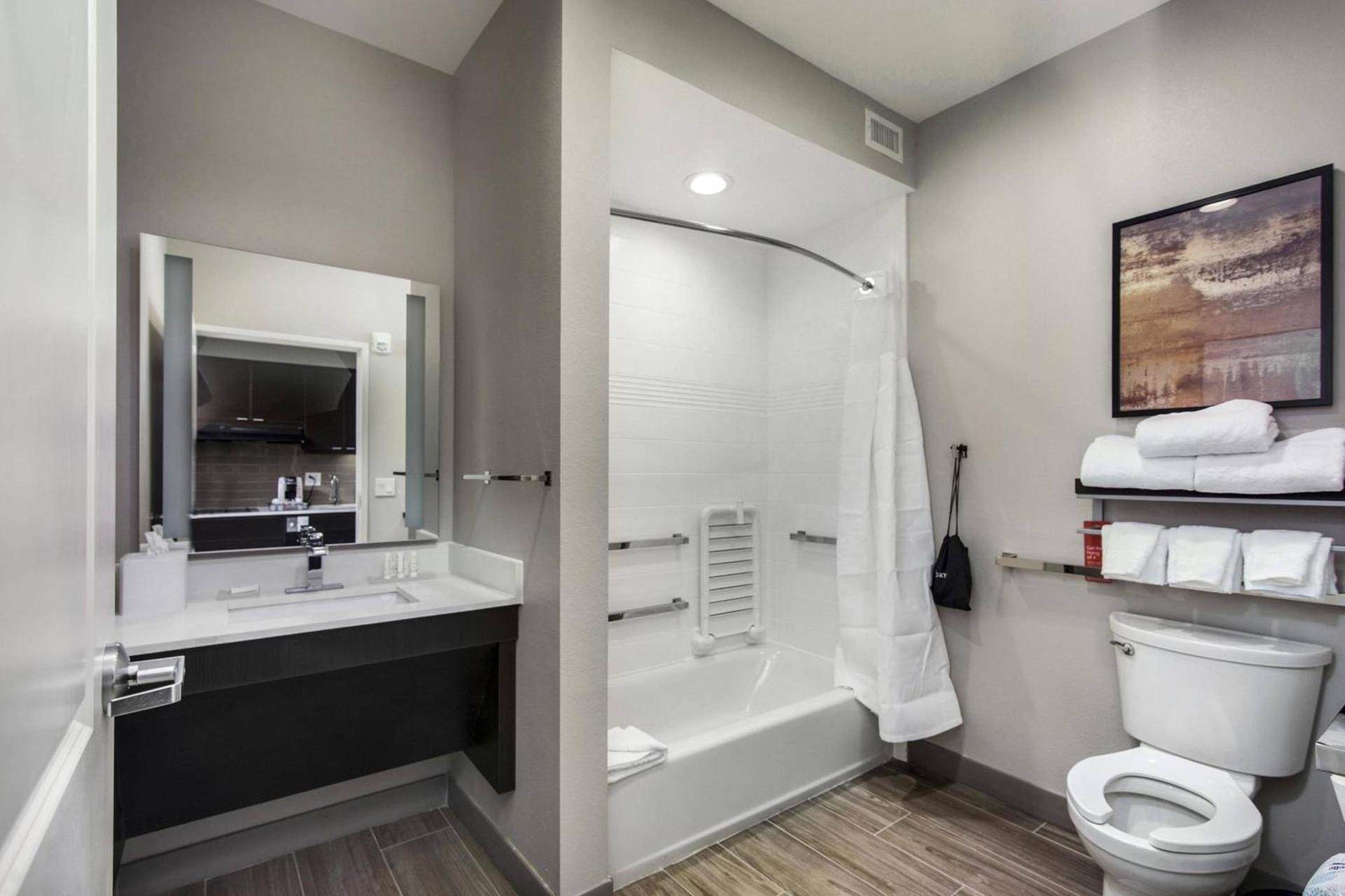 TownePlace Suites by Marriott Houston Hobby Airport photo 19