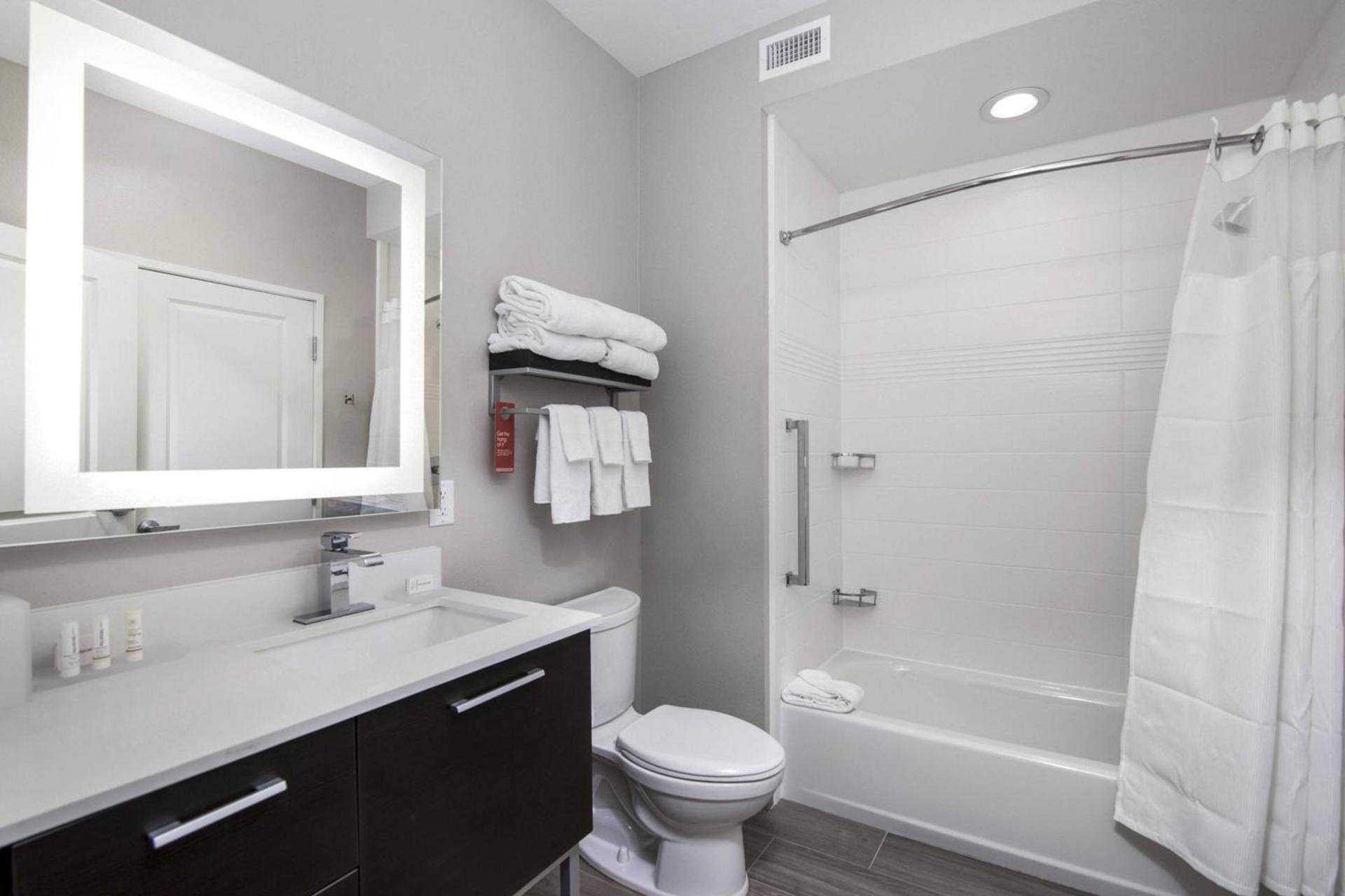 TownePlace Suites by Marriott Houston Hobby Airport photo 18