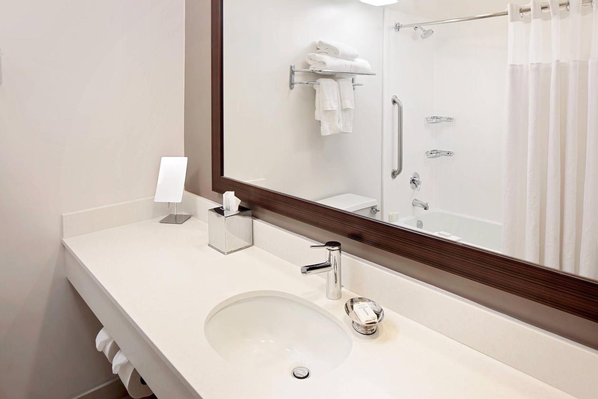 Courtyard by Marriott Fort Lauderdale North/Cypress Creek photo 12