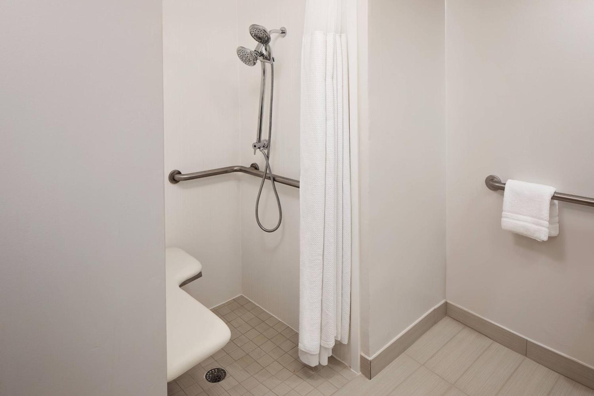 Courtyard by Marriott Fort Lauderdale North/Cypress Creek photo 14