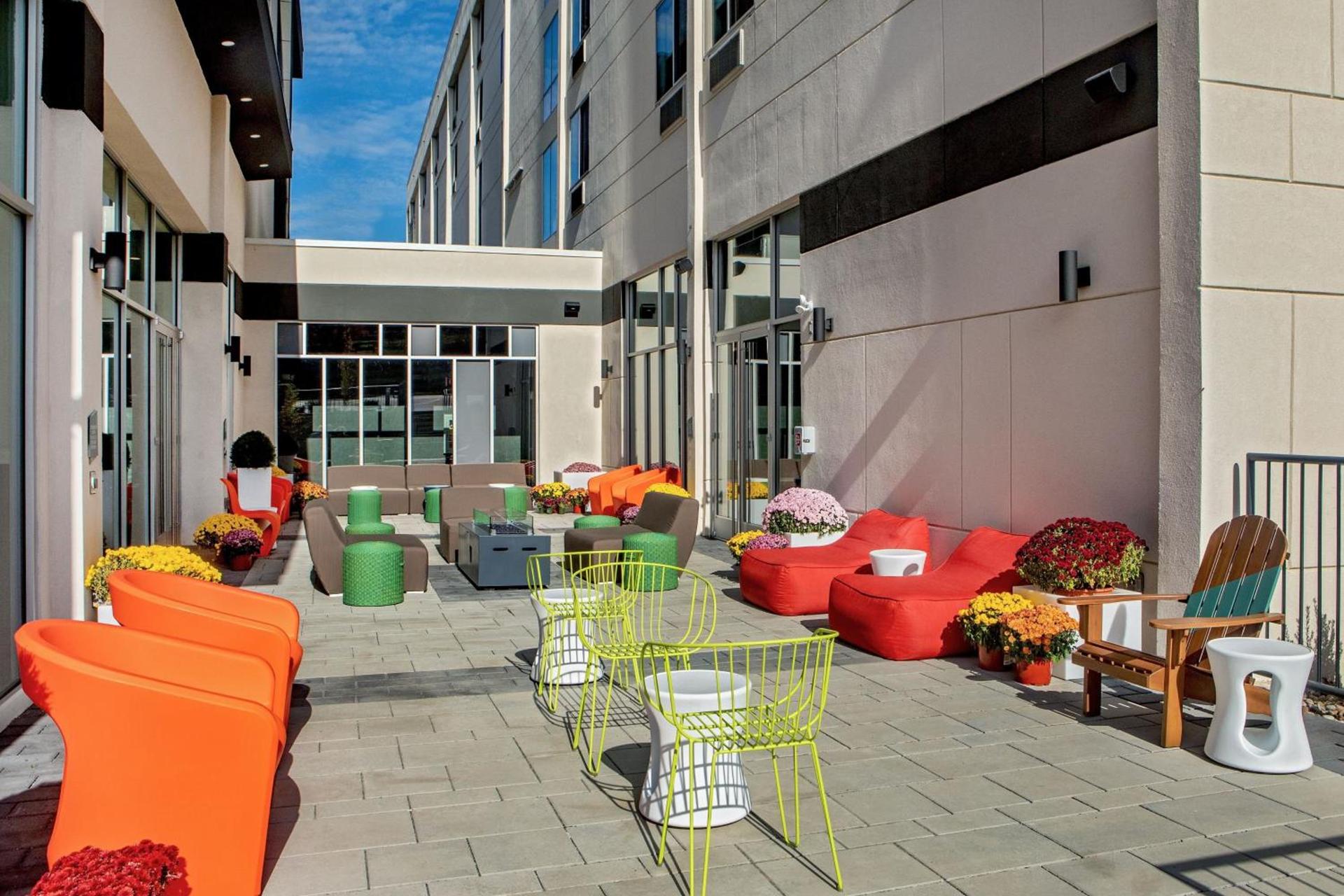 Aloft by Marriott Framingham photo 11