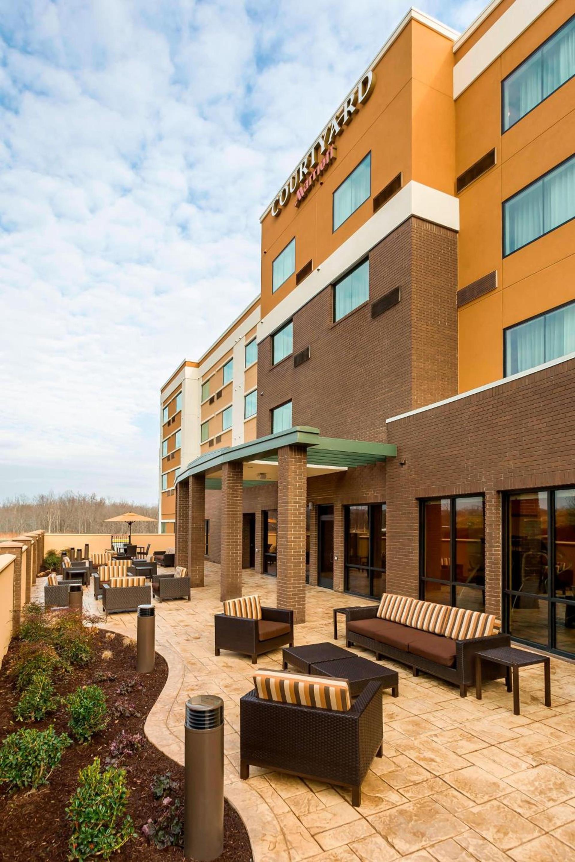 Courtyard by Marriott Stafford Quantico photo 3
