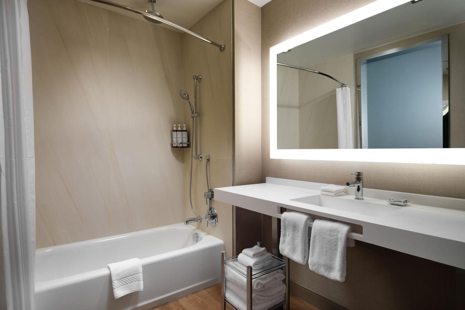 AC Hotel by Marriott Jackson Ridgeland photo 18
