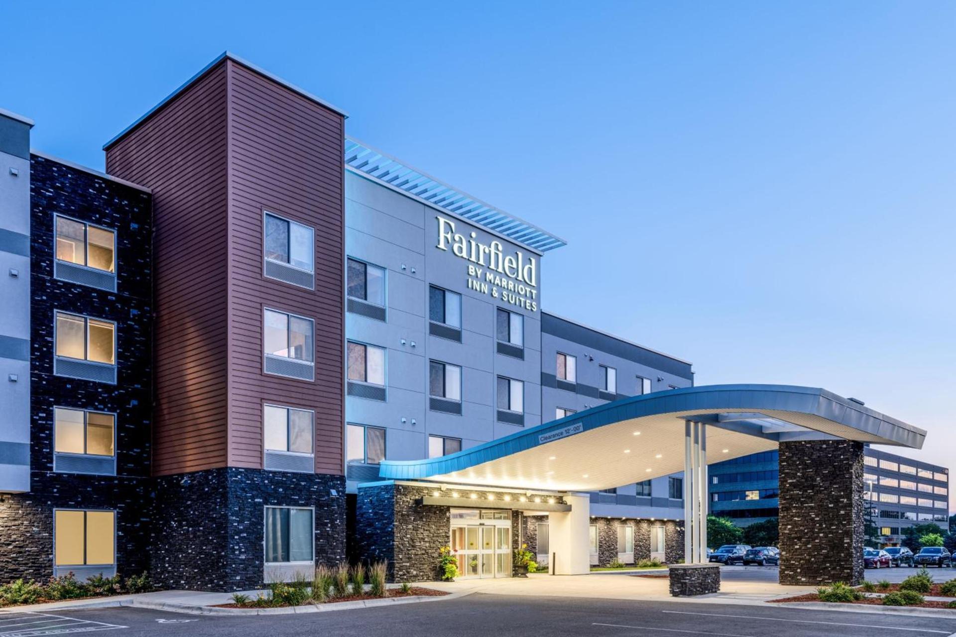 Fairfield Inn & Suites Minneapolis North photo 2