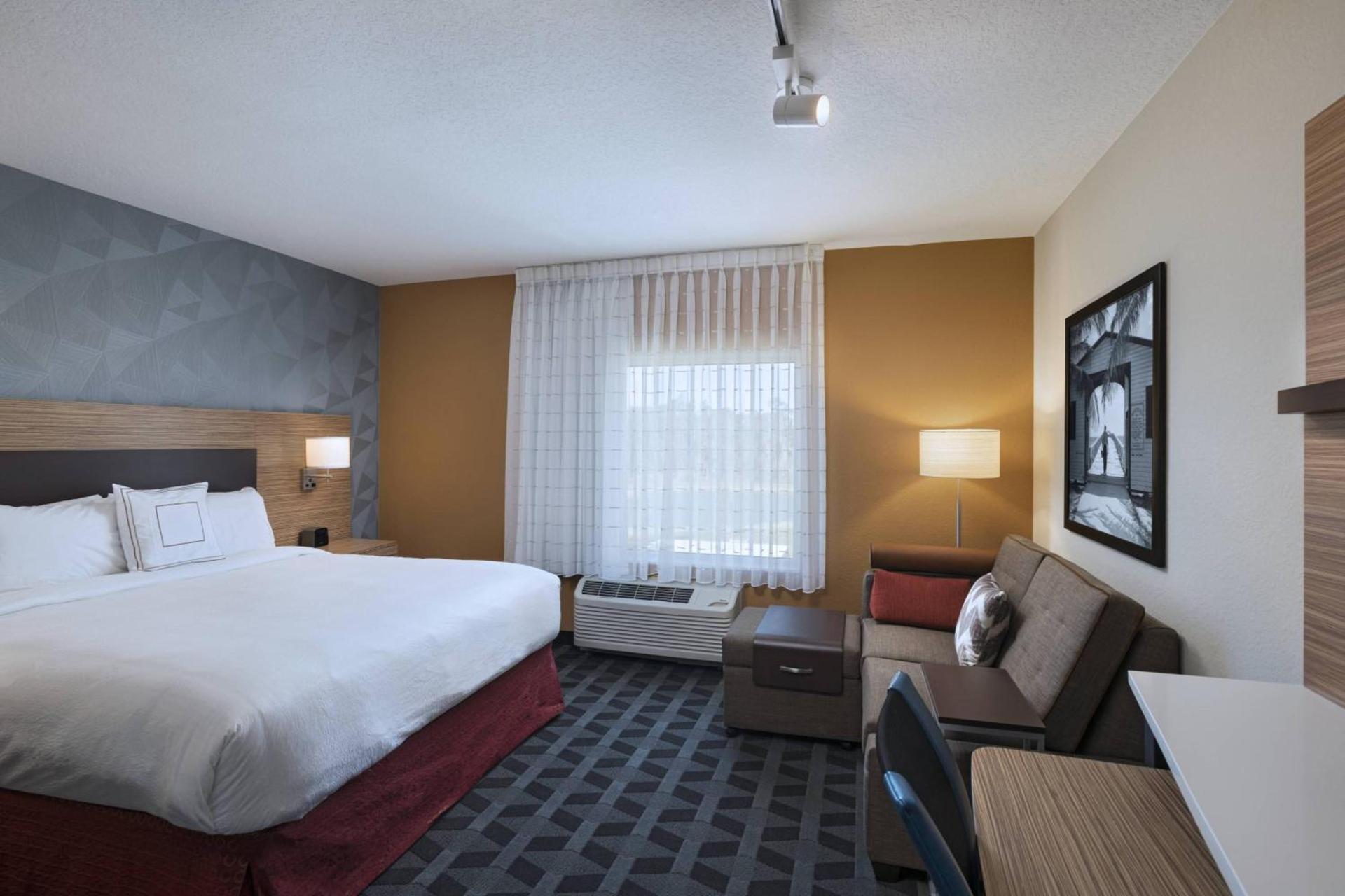 TownePlace Suites by Marriott Naples photo 12