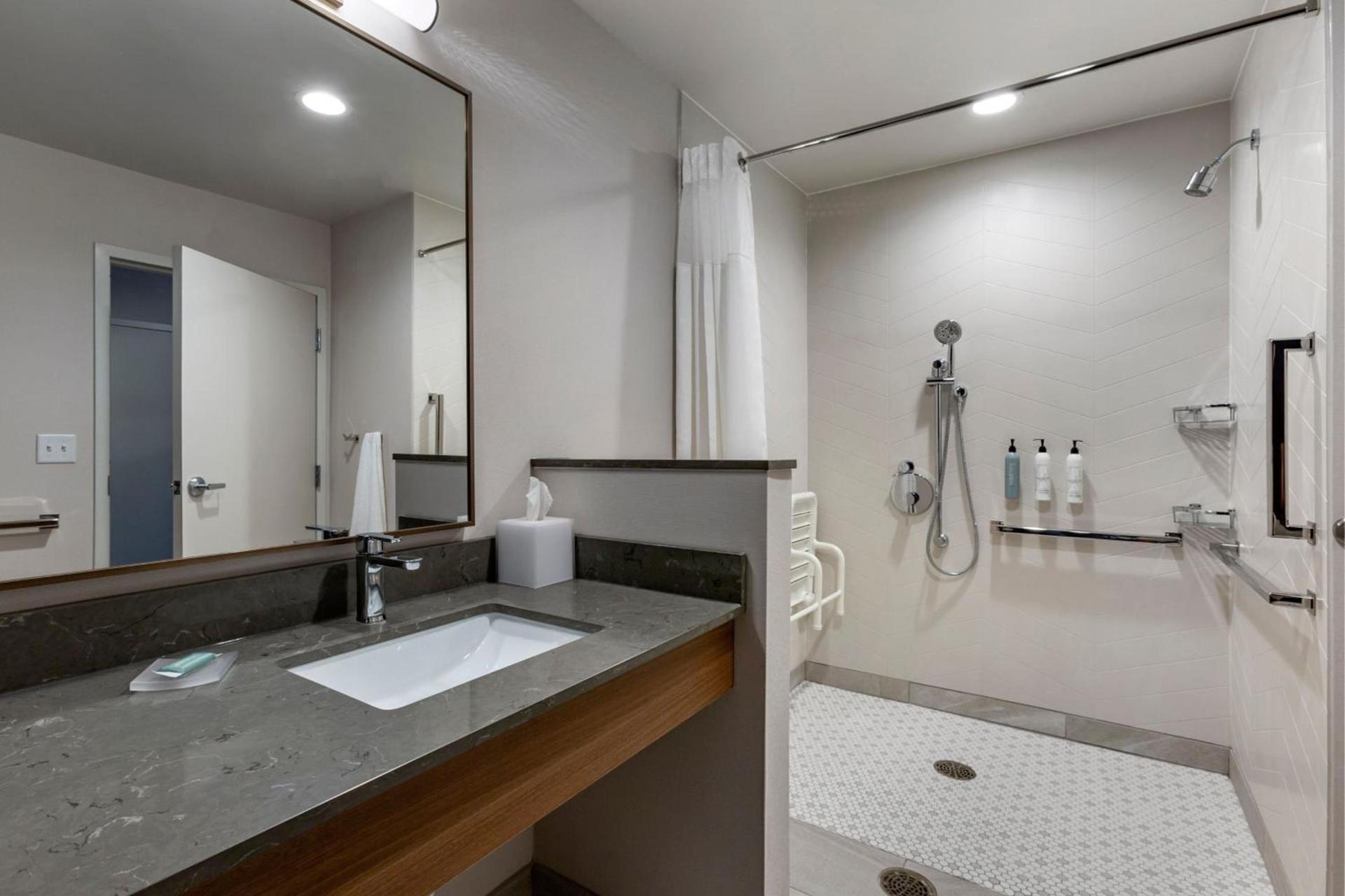 Fairfield by Marriott Inn & Suites Sandusky photo 17