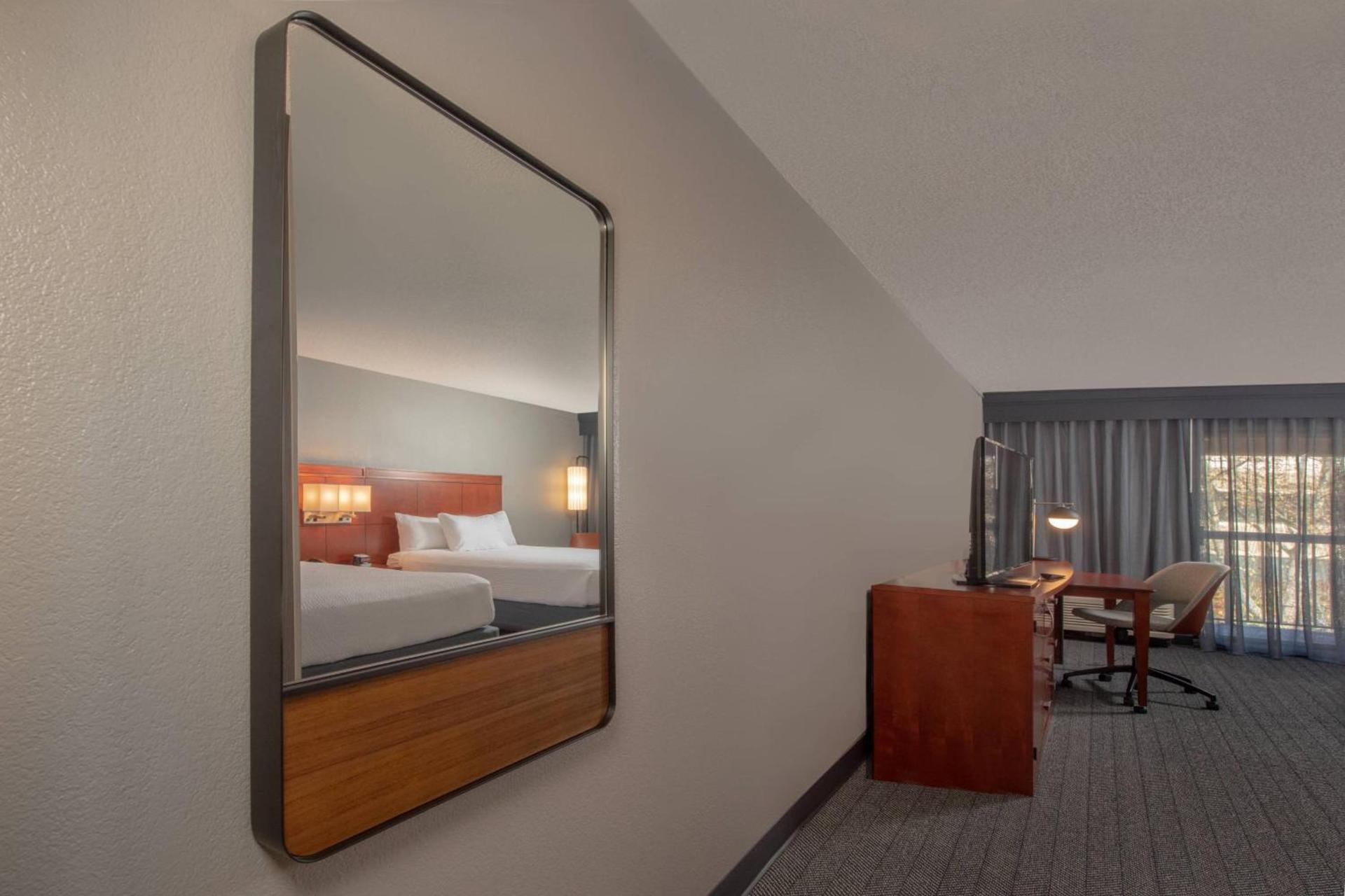 Courtyard by Marriott Frederick photo 8