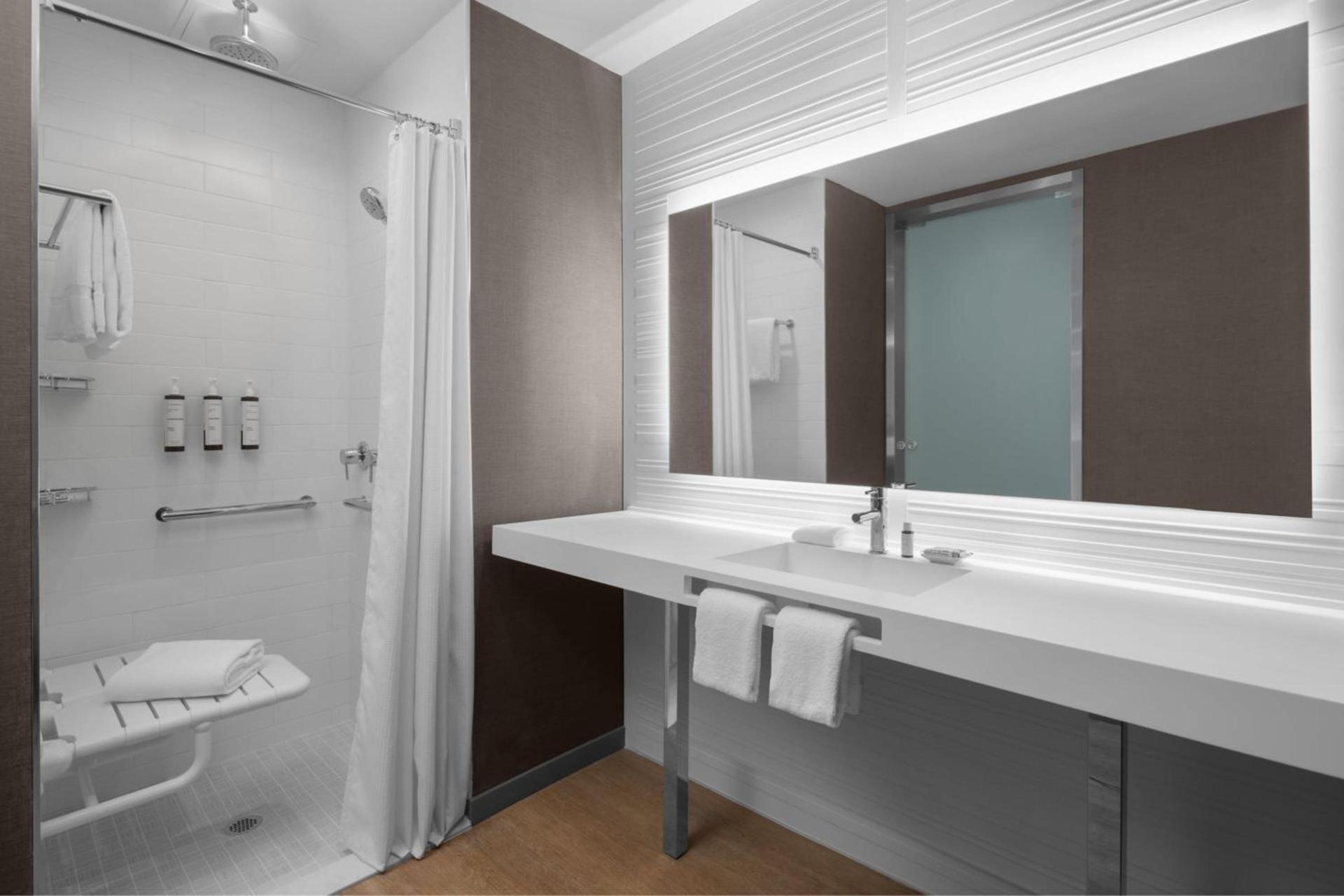 AC Hotel by Marriott Miami Dadeland photo 28