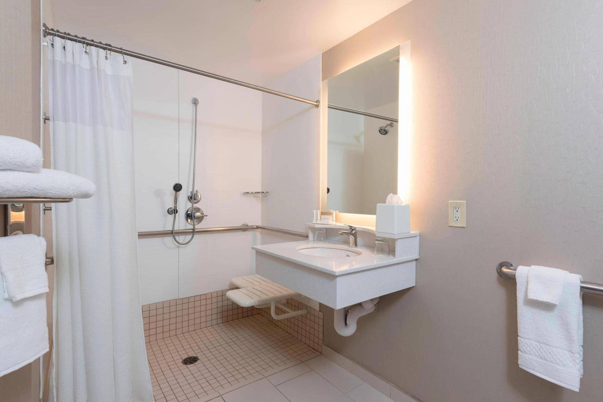 SpringHill Suites Grand Rapids North photo 17