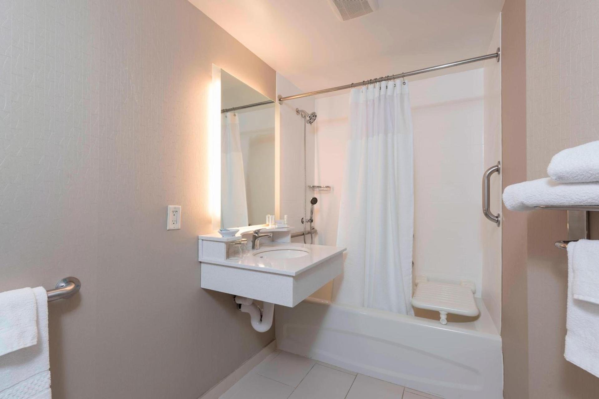 SpringHill Suites Grand Rapids North photo 18
