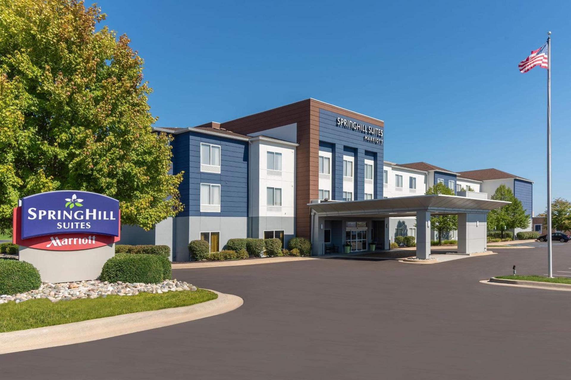 SpringHill Suites Grand Rapids North photo 2