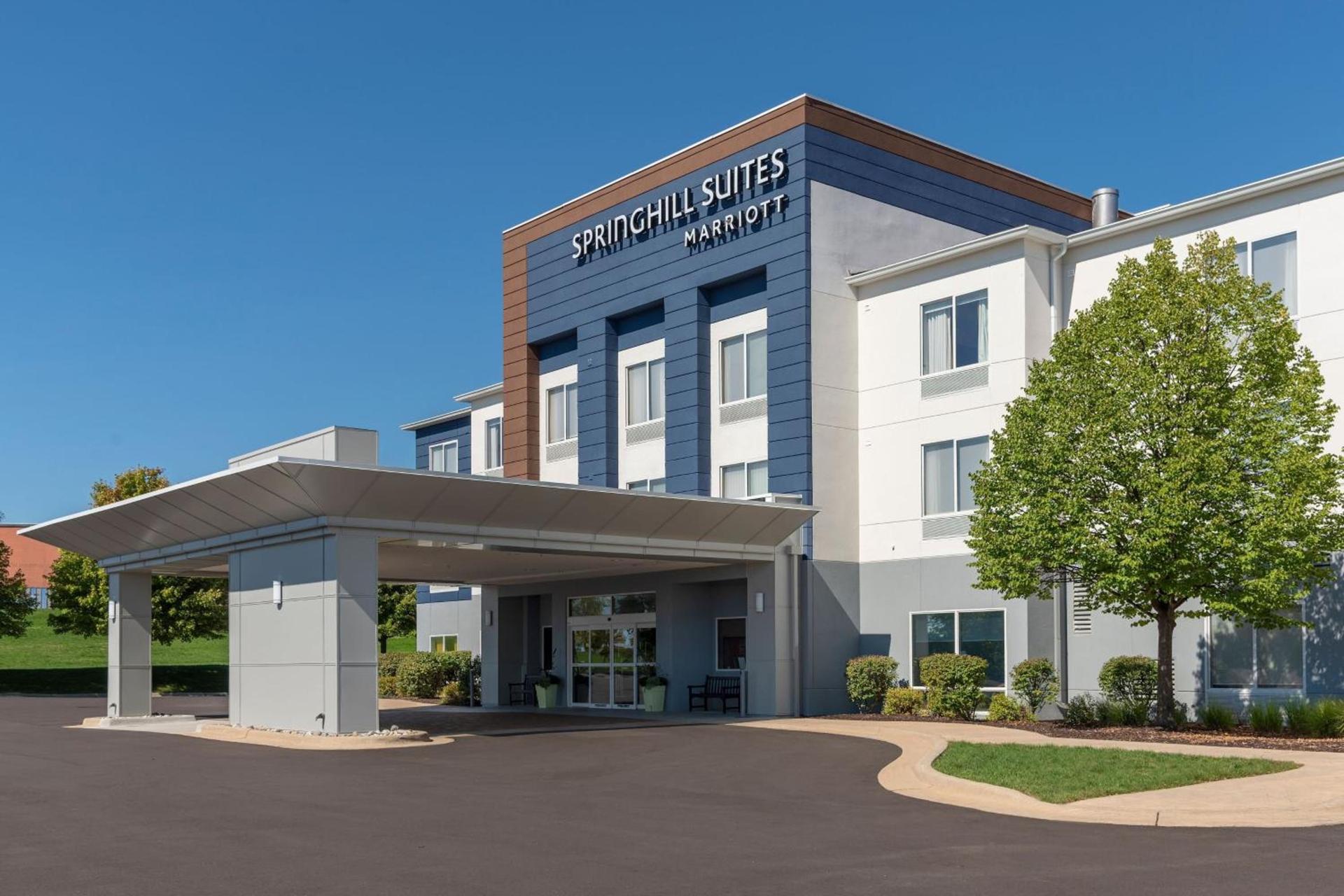 SpringHill Suites Grand Rapids North photo 4