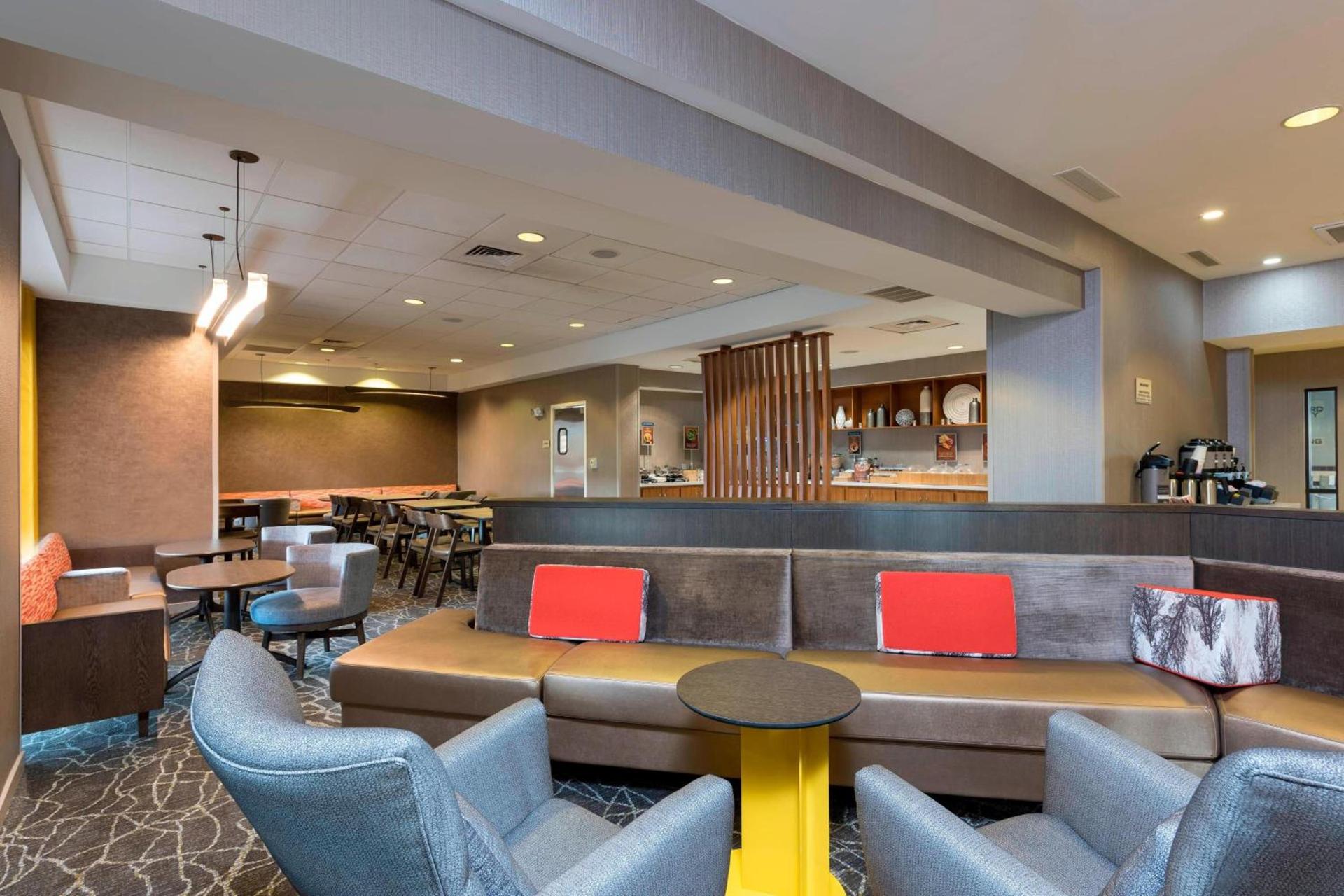 SpringHill Suites Grand Rapids North photo 6