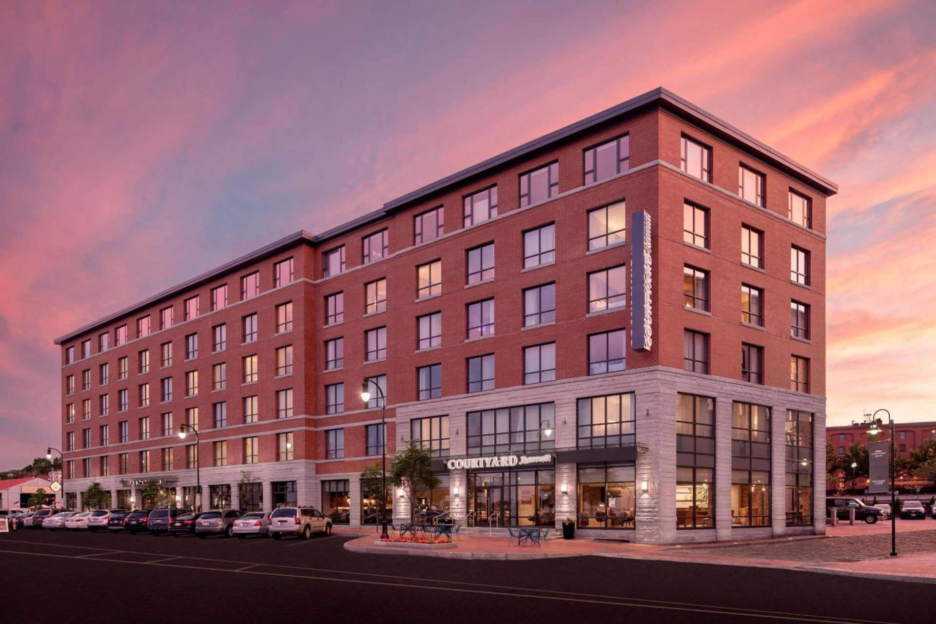 Courtyard by Marriott Portland Downtown/Waterfront photo 1