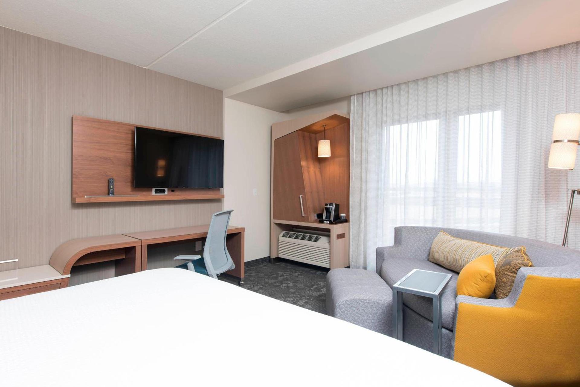 Courtyard by Marriott Holland Downtown photo 4