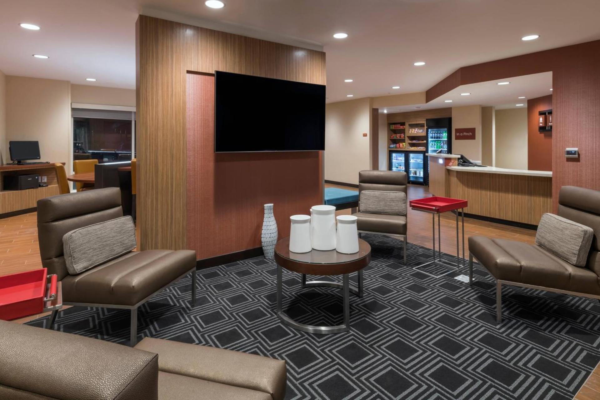 Towneplace Suites By Marriott Hays photo 7