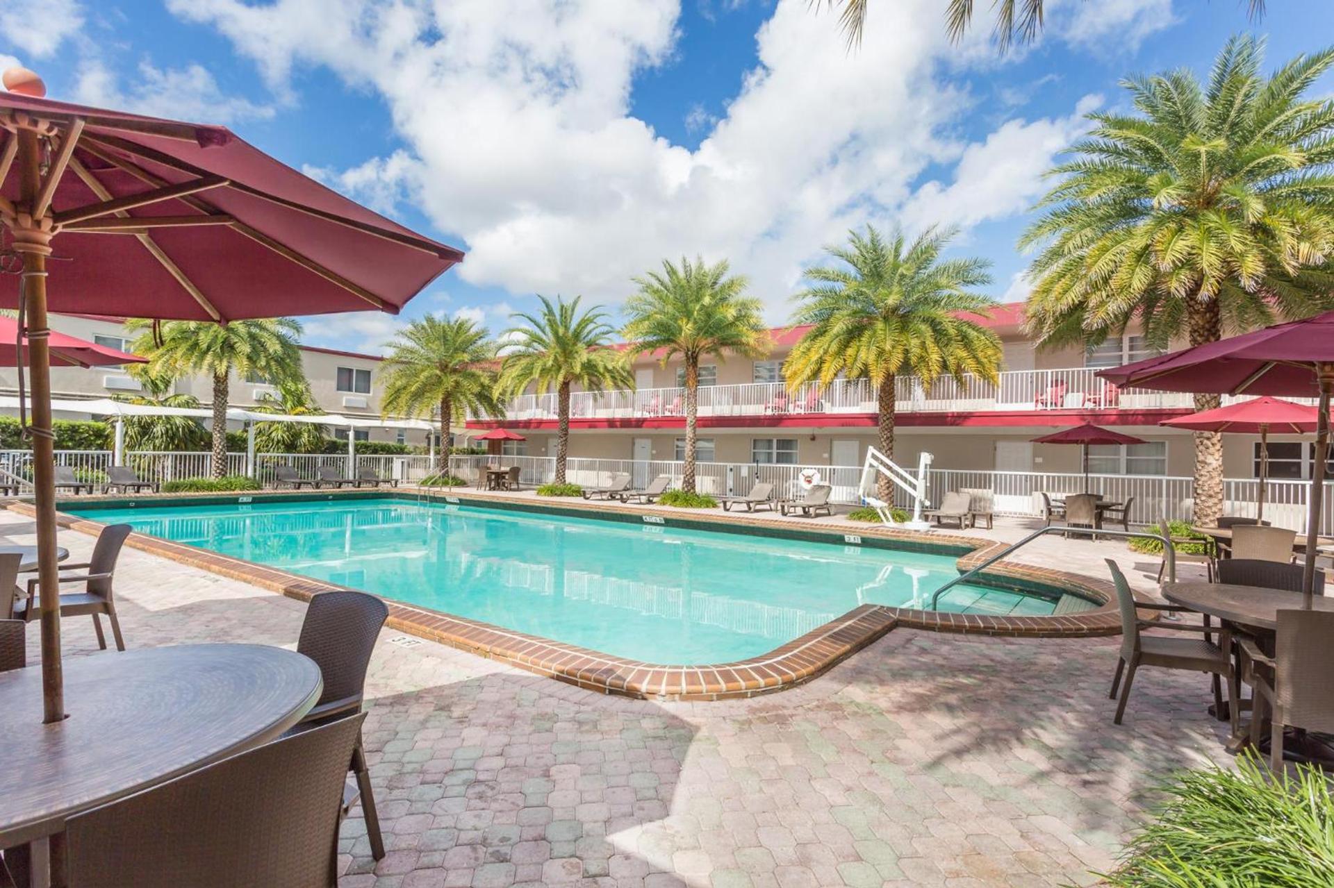Ramada by Wyndham Miami Springs/Miami International Airport photo 53