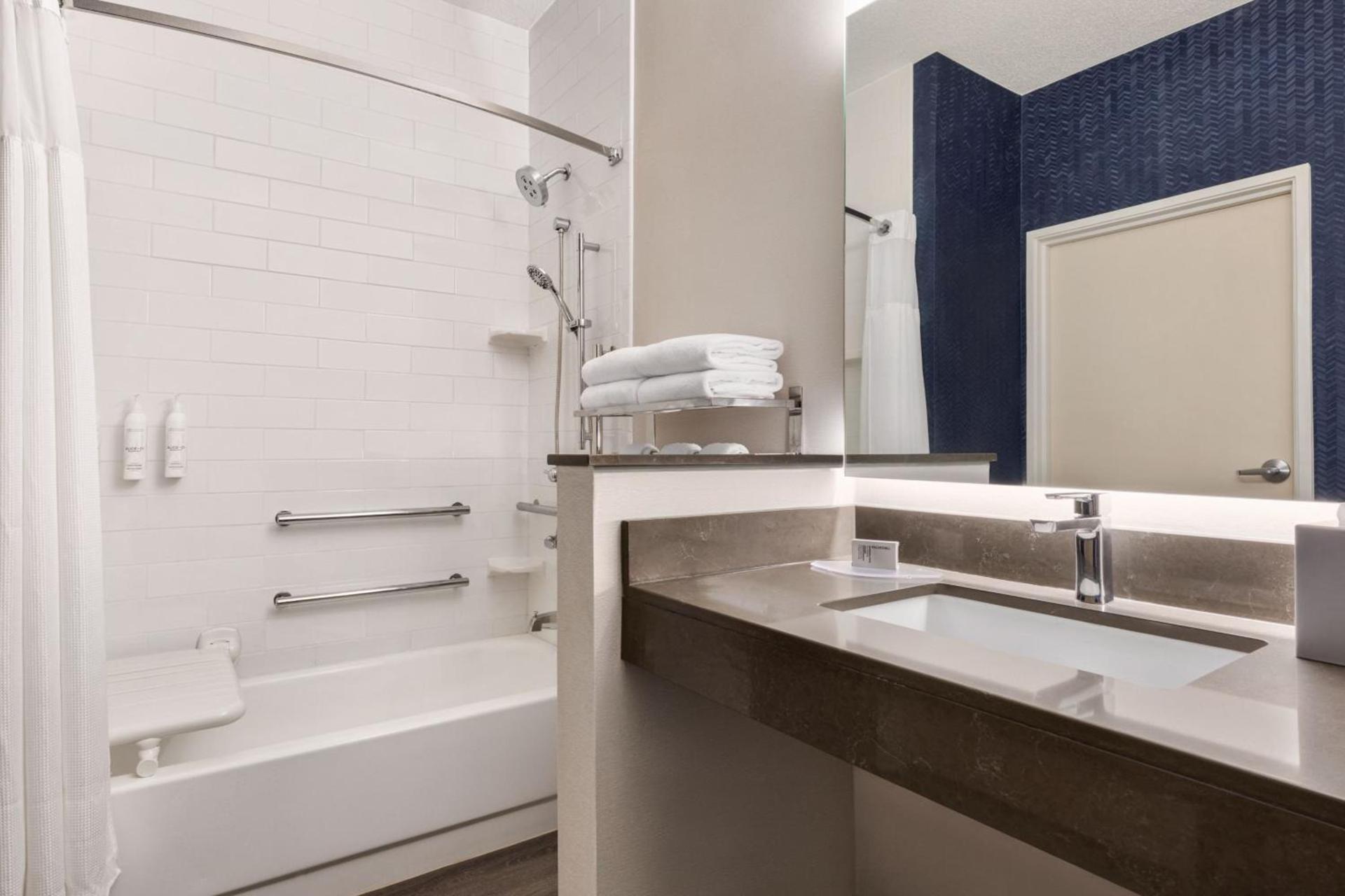 Fairfield Inn & Suites Findlay photo 16