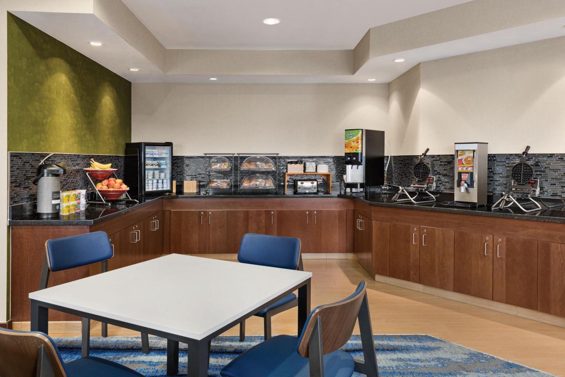 Fairfield Inn & Suites Findlay photo 32