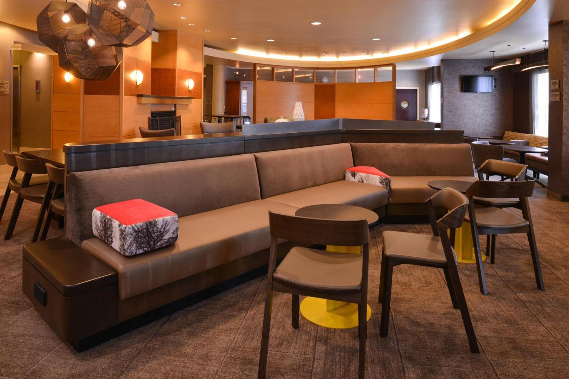 SpringHill Suites Pittsburgh Mills photo 6