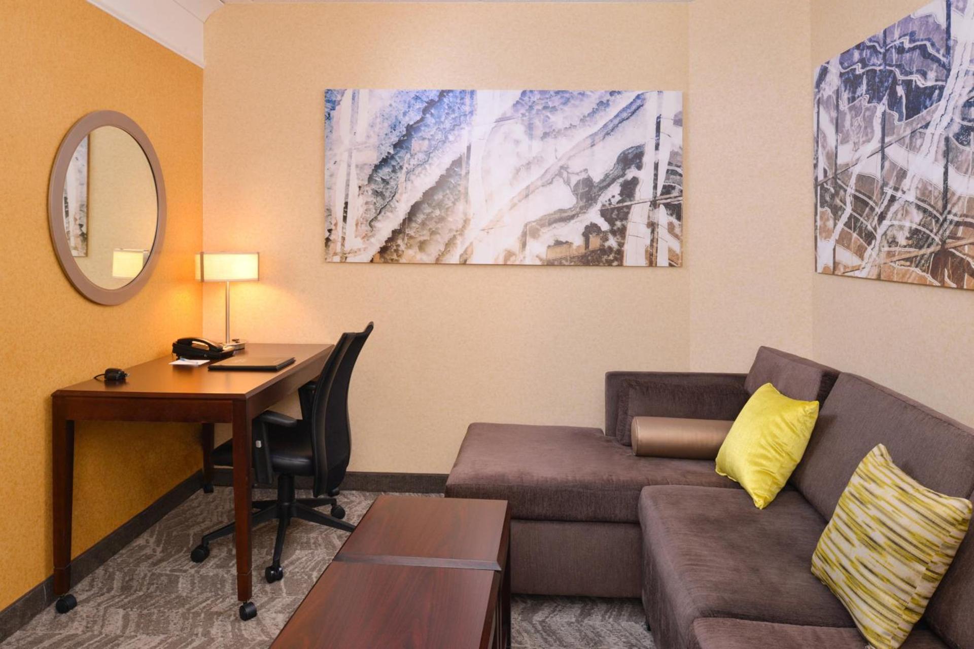 SpringHill Suites Pittsburgh Mills photo 10