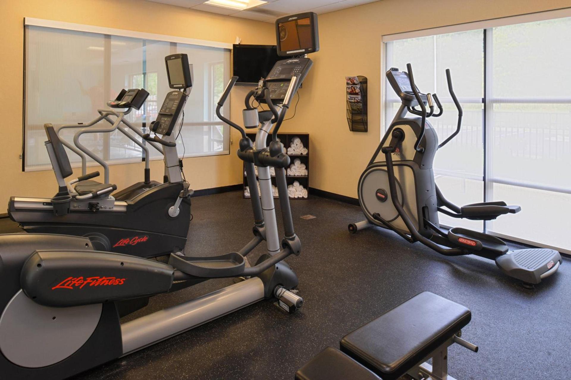 SpringHill Suites Pittsburgh Mills photo 21