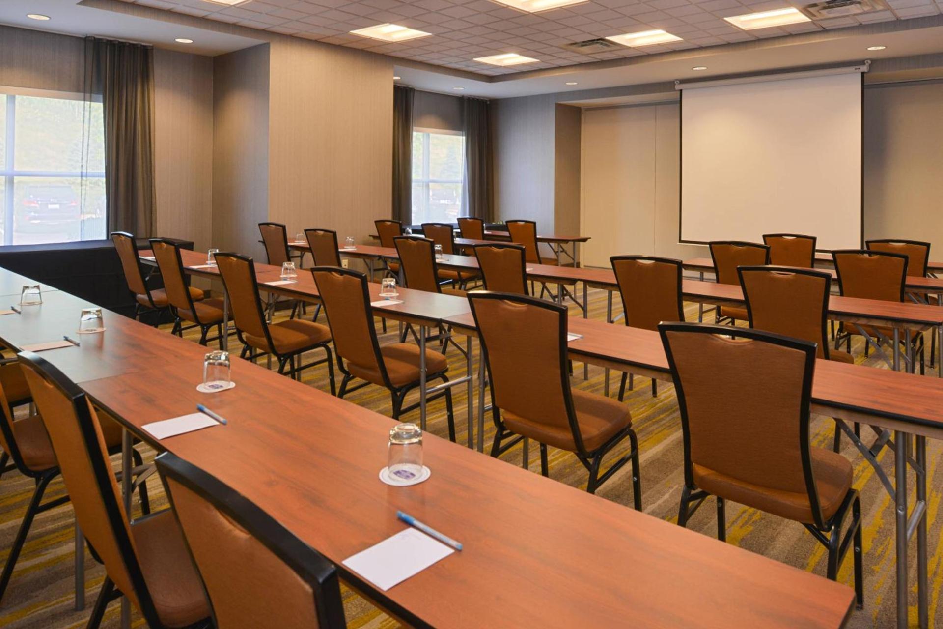 SpringHill Suites Pittsburgh Mills photo 23