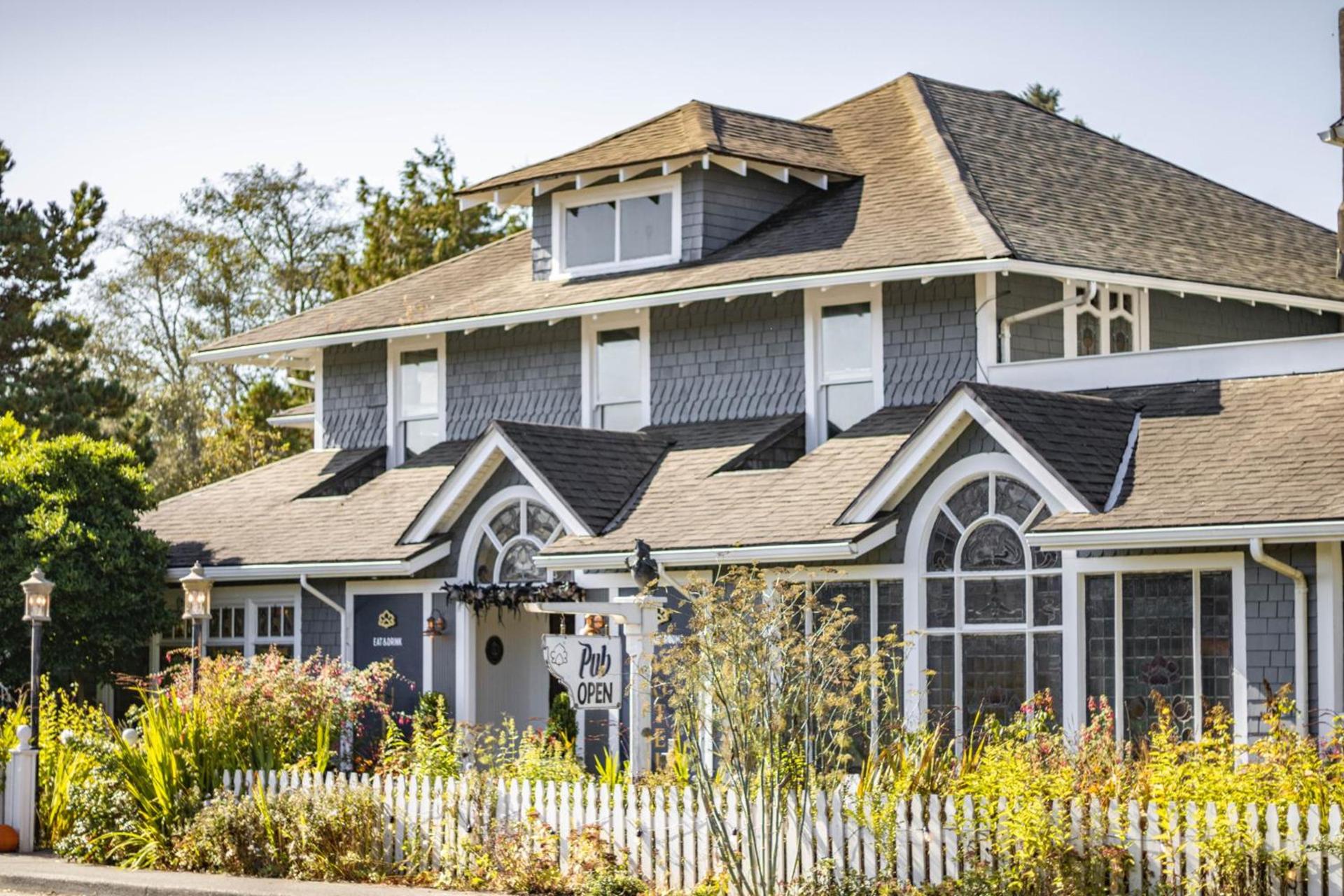 Shelburne Hotel photo 1