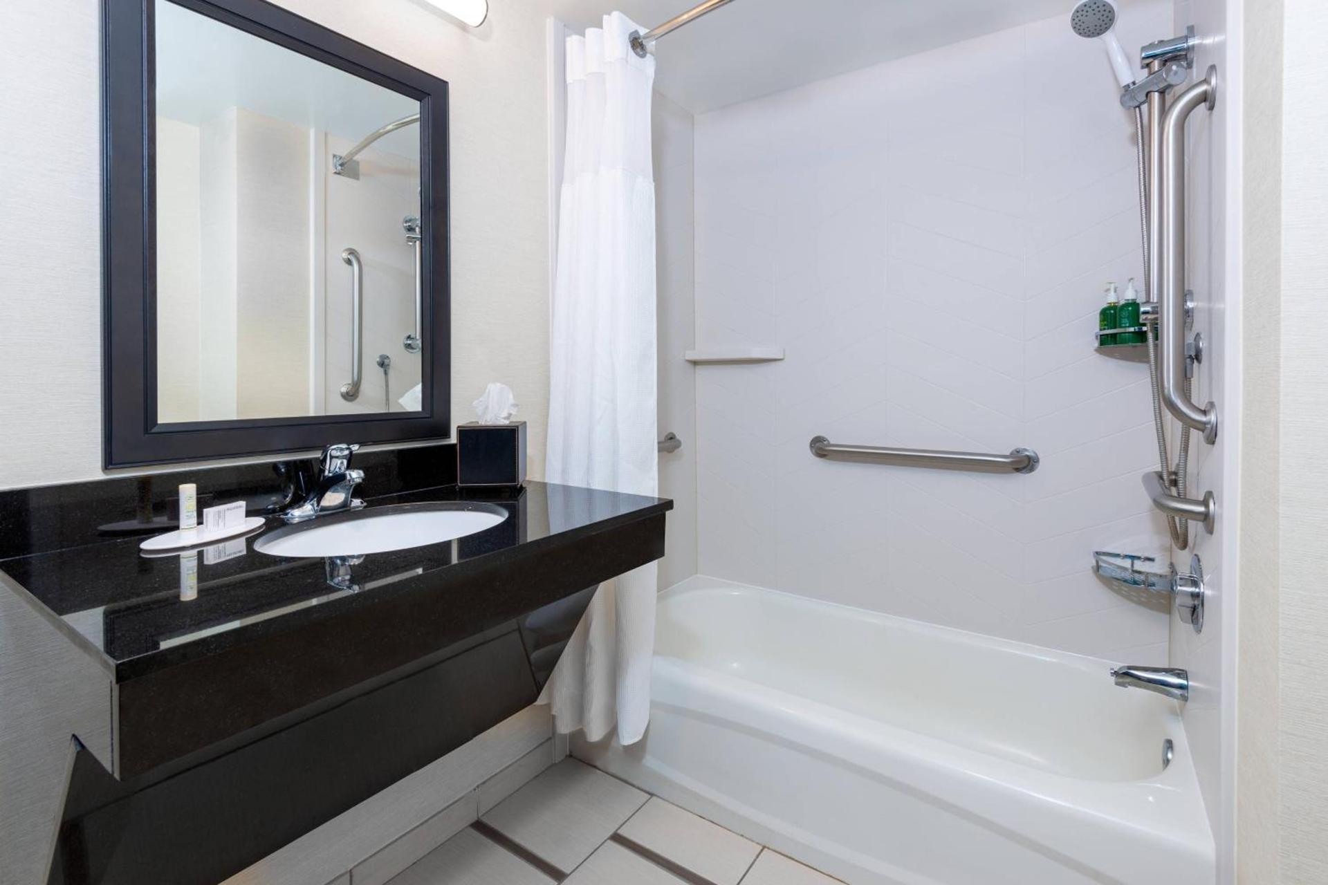 Fairfield Inn and Suites by Marriott Clearwater photo 14