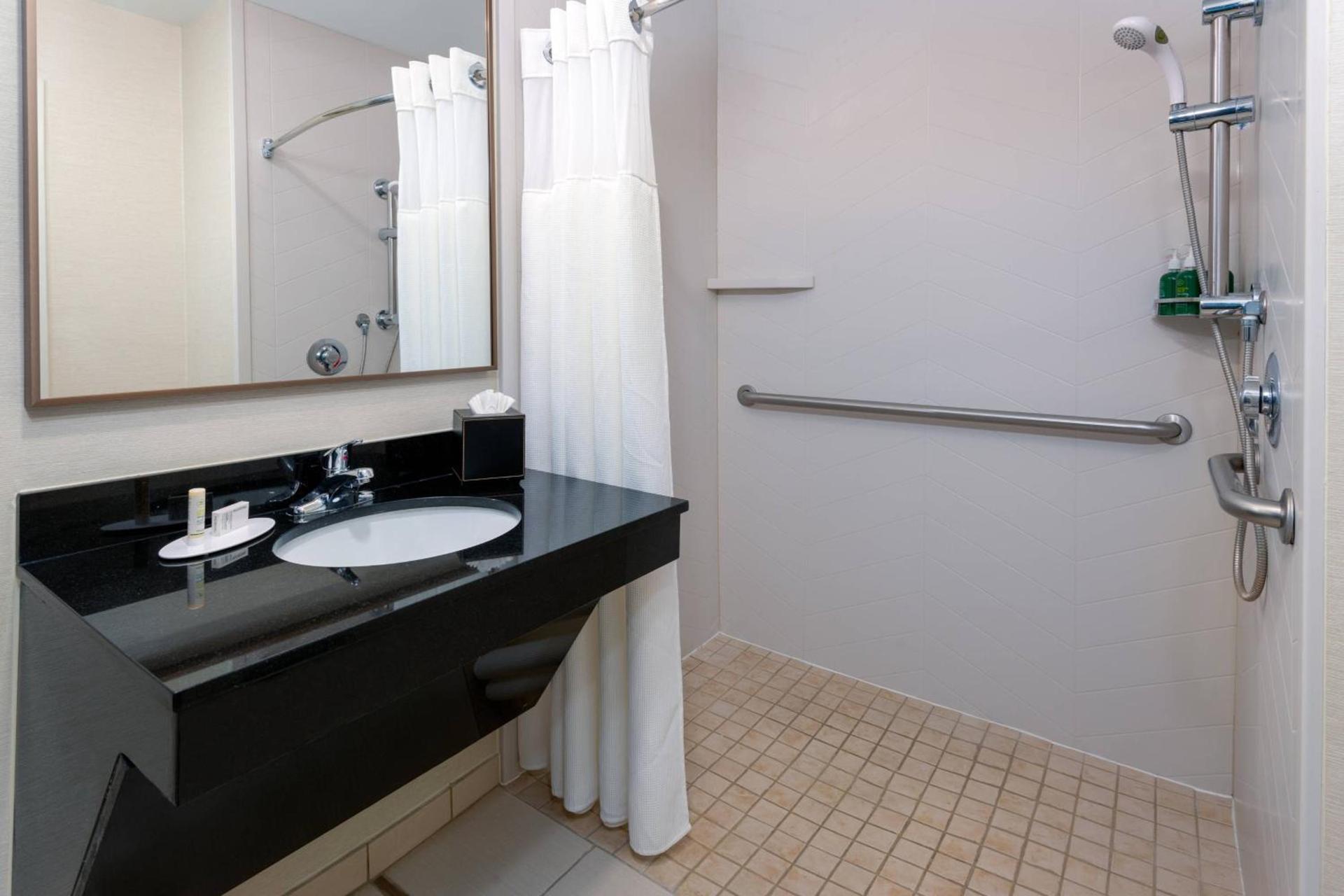 Fairfield Inn and Suites by Marriott Clearwater photo 15