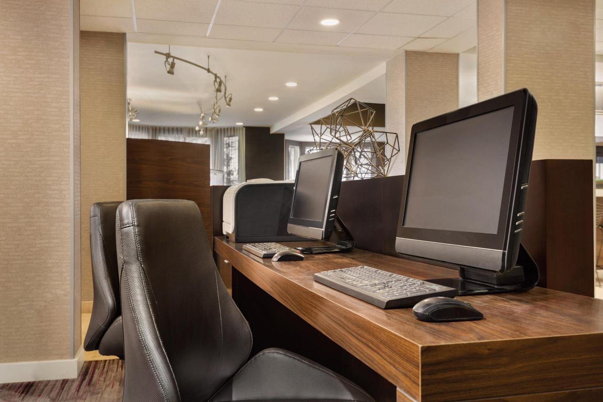 Courtyard by Marriott Topeka photo 16
