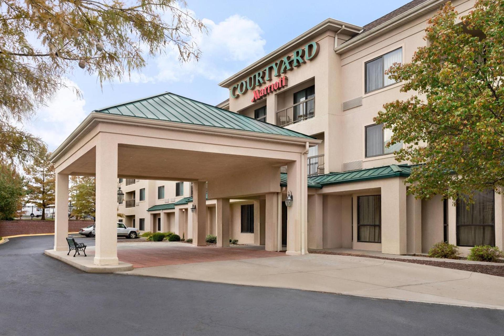 Courtyard by Marriott Topeka — hotel in Topeka