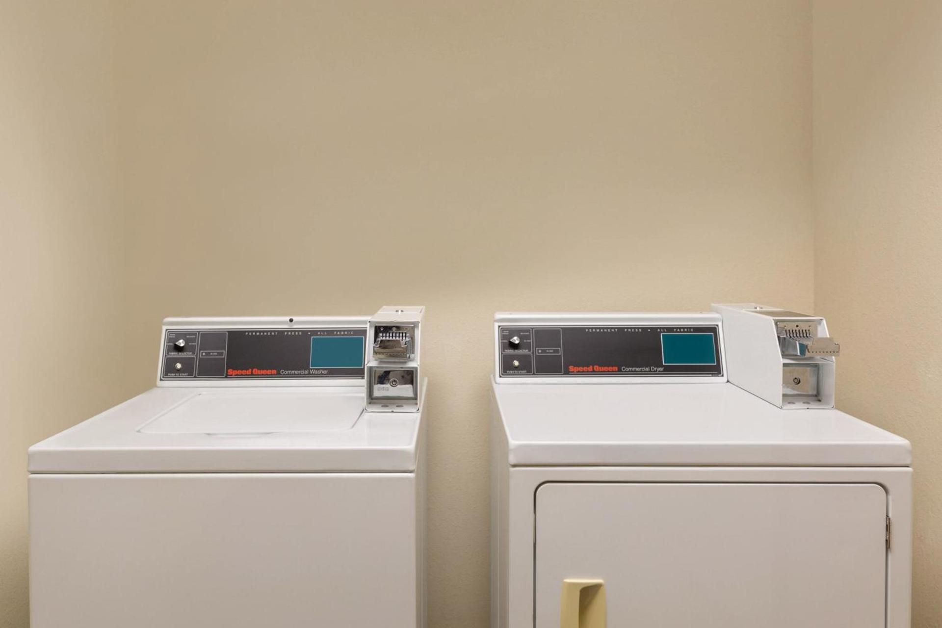 Courtyard by Marriott Topeka photo 18