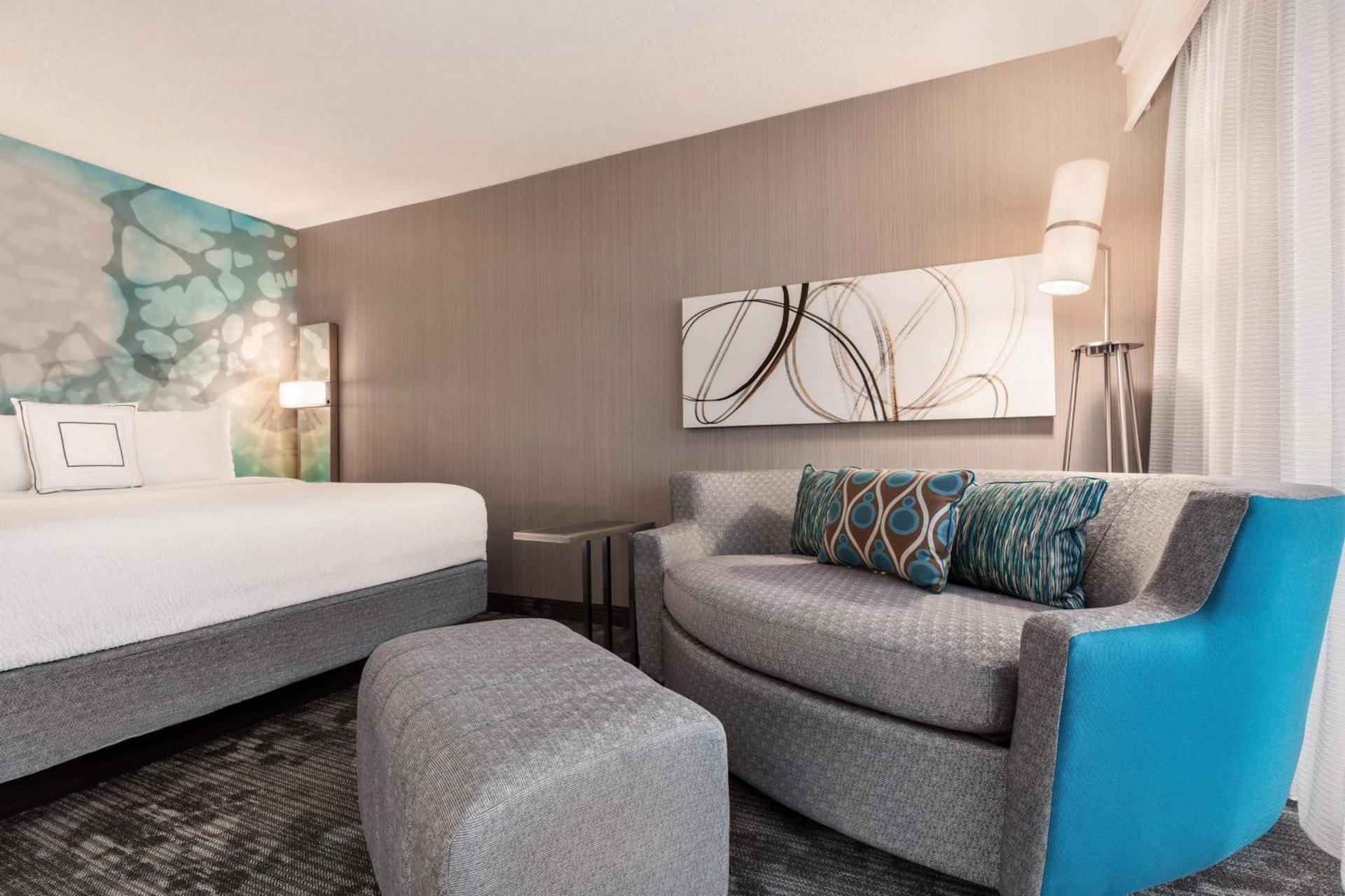 Courtyard by Marriott Topeka photo 10