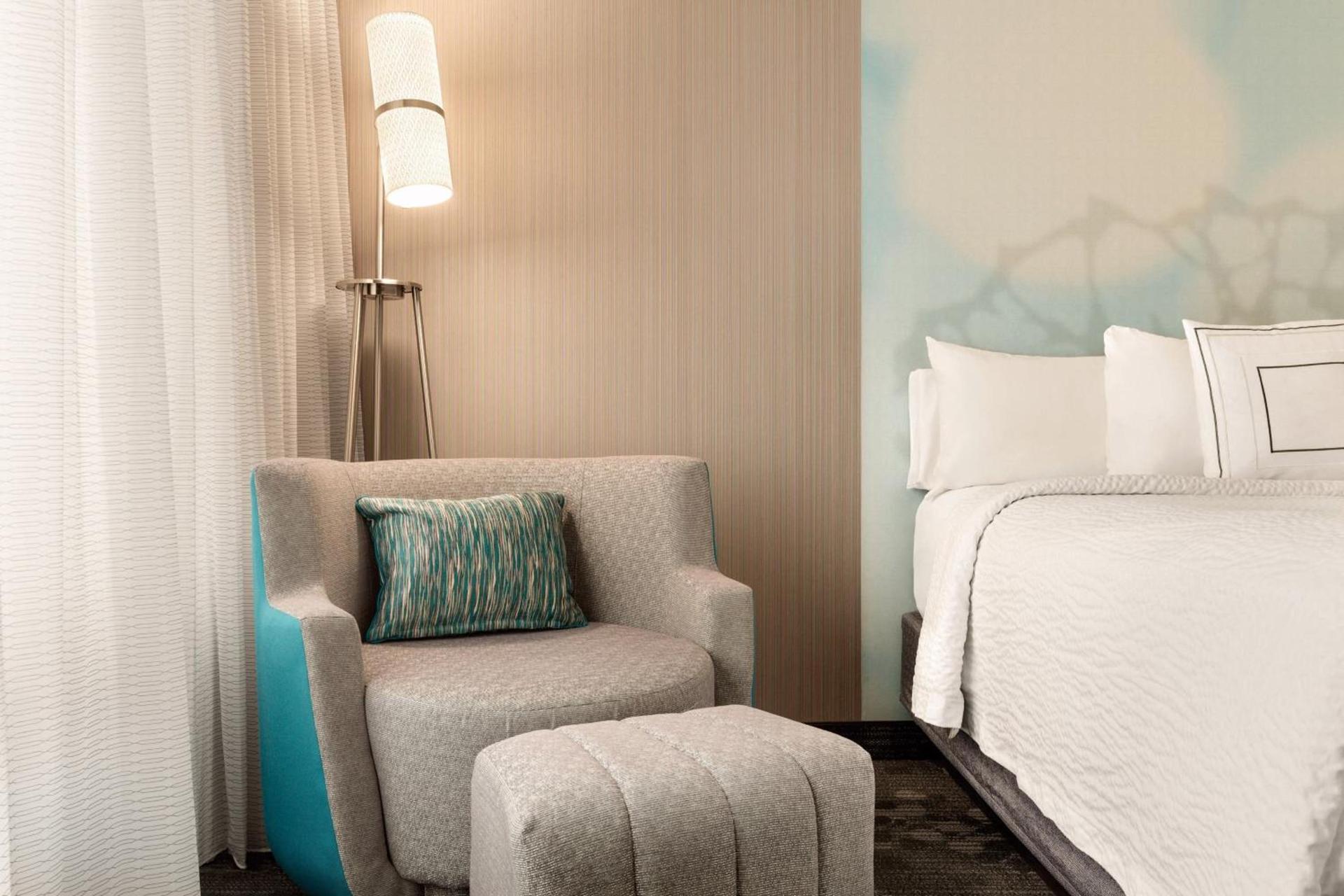 Courtyard by Marriott Topeka photo 13