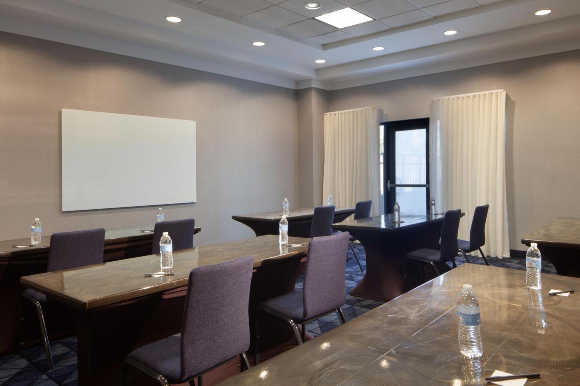 Courtyard by Marriott Newark Silicon Valley photo 46