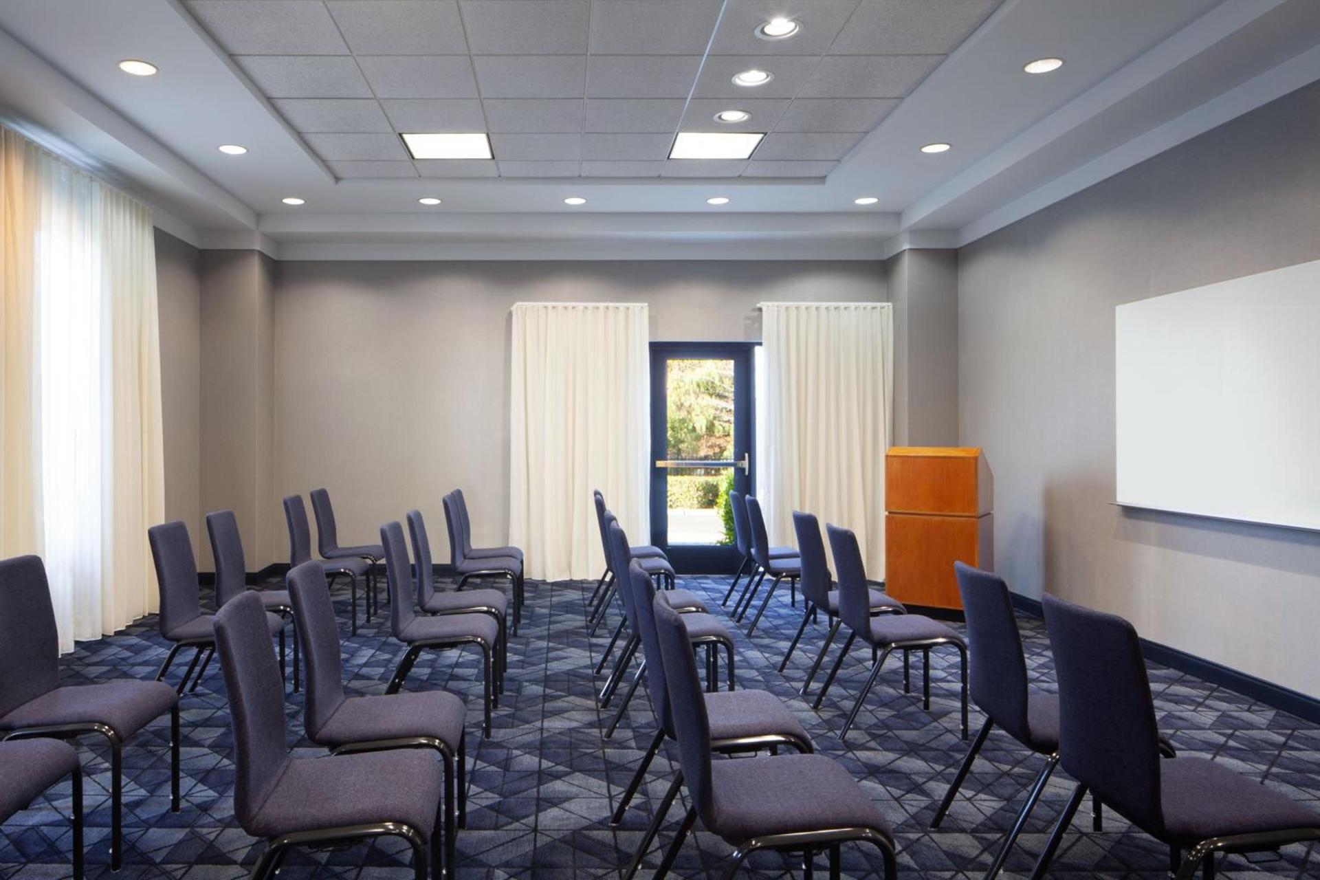 Courtyard by Marriott Newark Silicon Valley photo 47