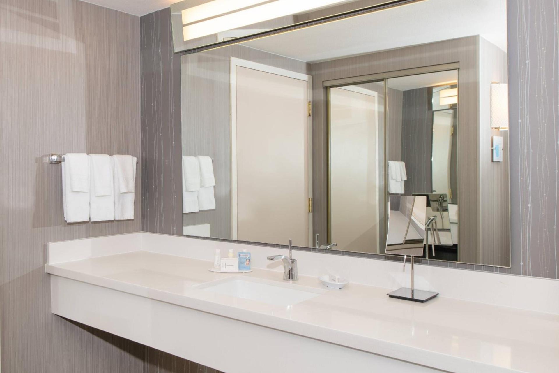 Courtyard by Marriott Newark Silicon Valley photo 36