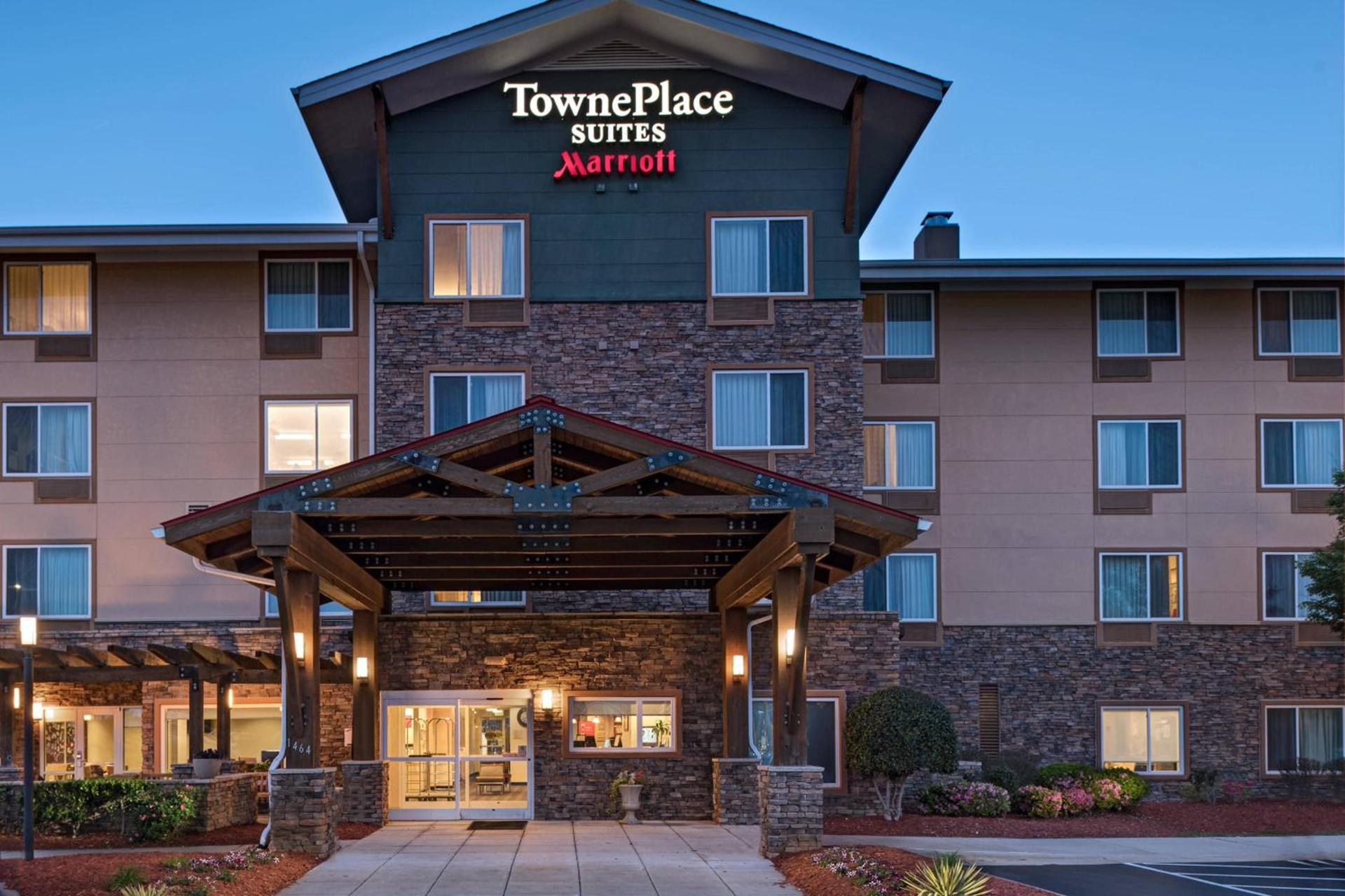 TownePlace Suites Fayetteville Cross Creek photo 1