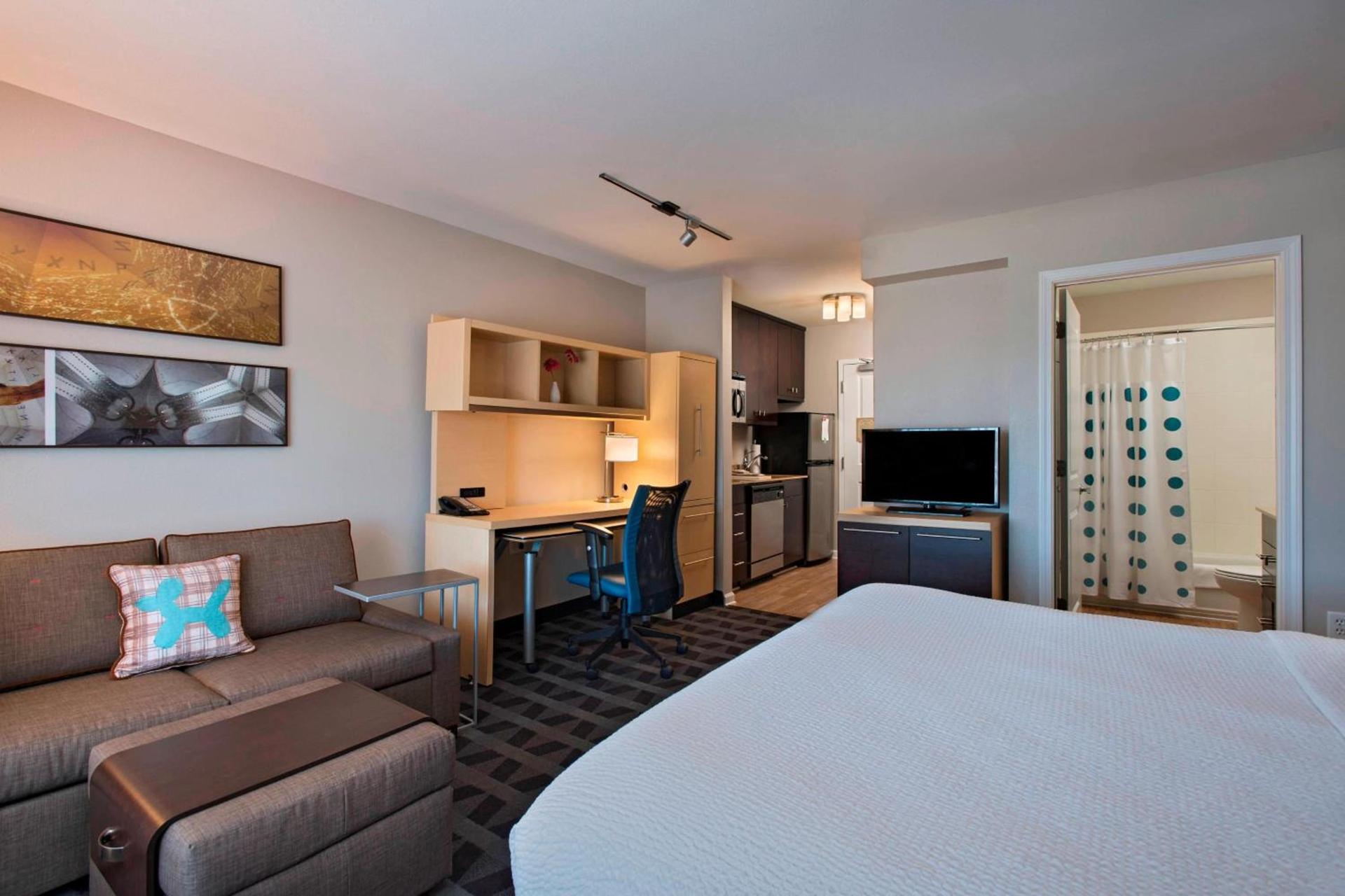 TownePlace Suites Fayetteville Cross Creek photo 7