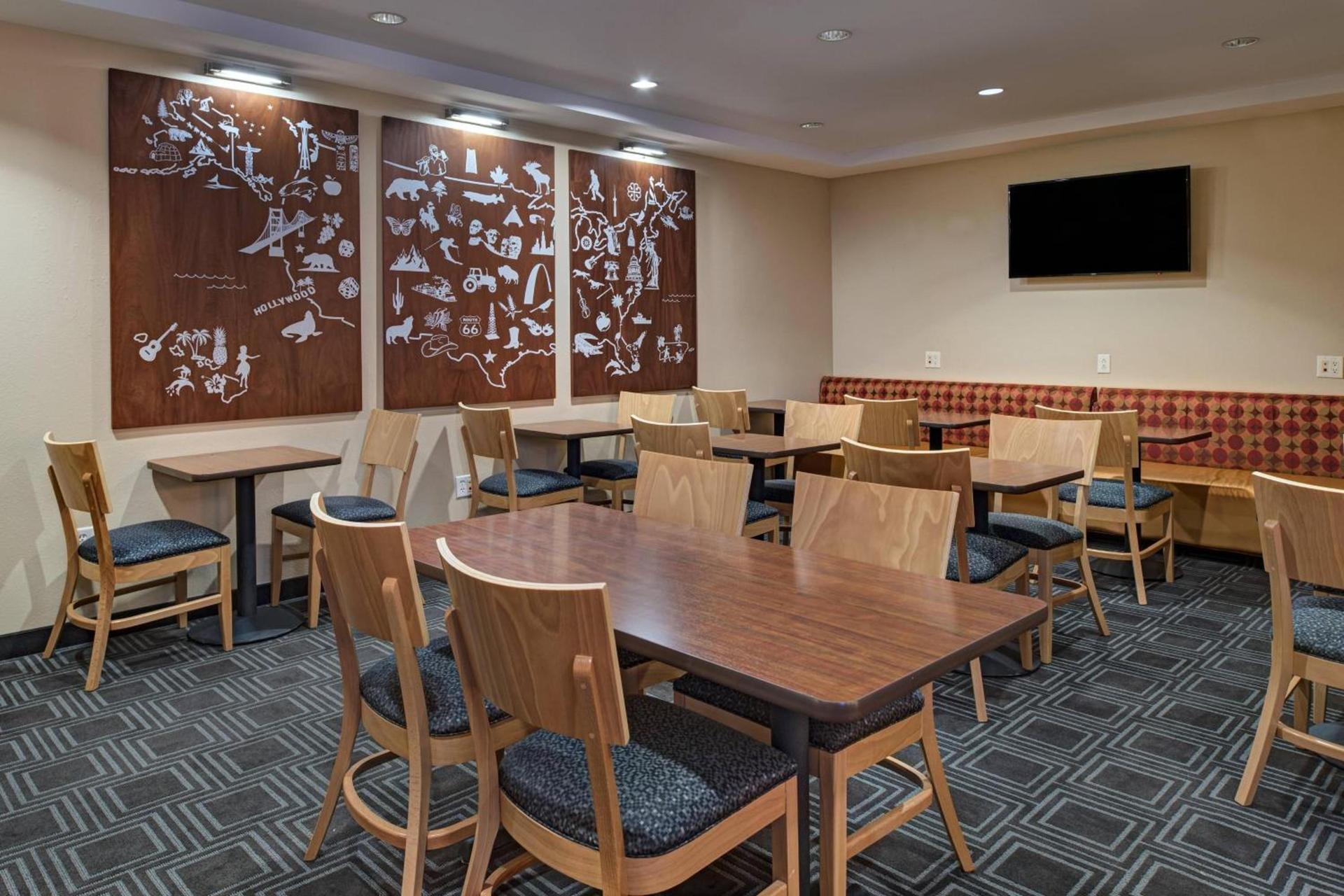 TownePlace Suites Fayetteville Cross Creek photo 26