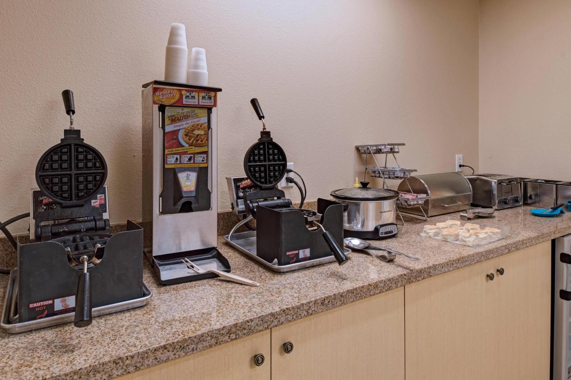 TownePlace Suites Fayetteville Cross Creek photo 27