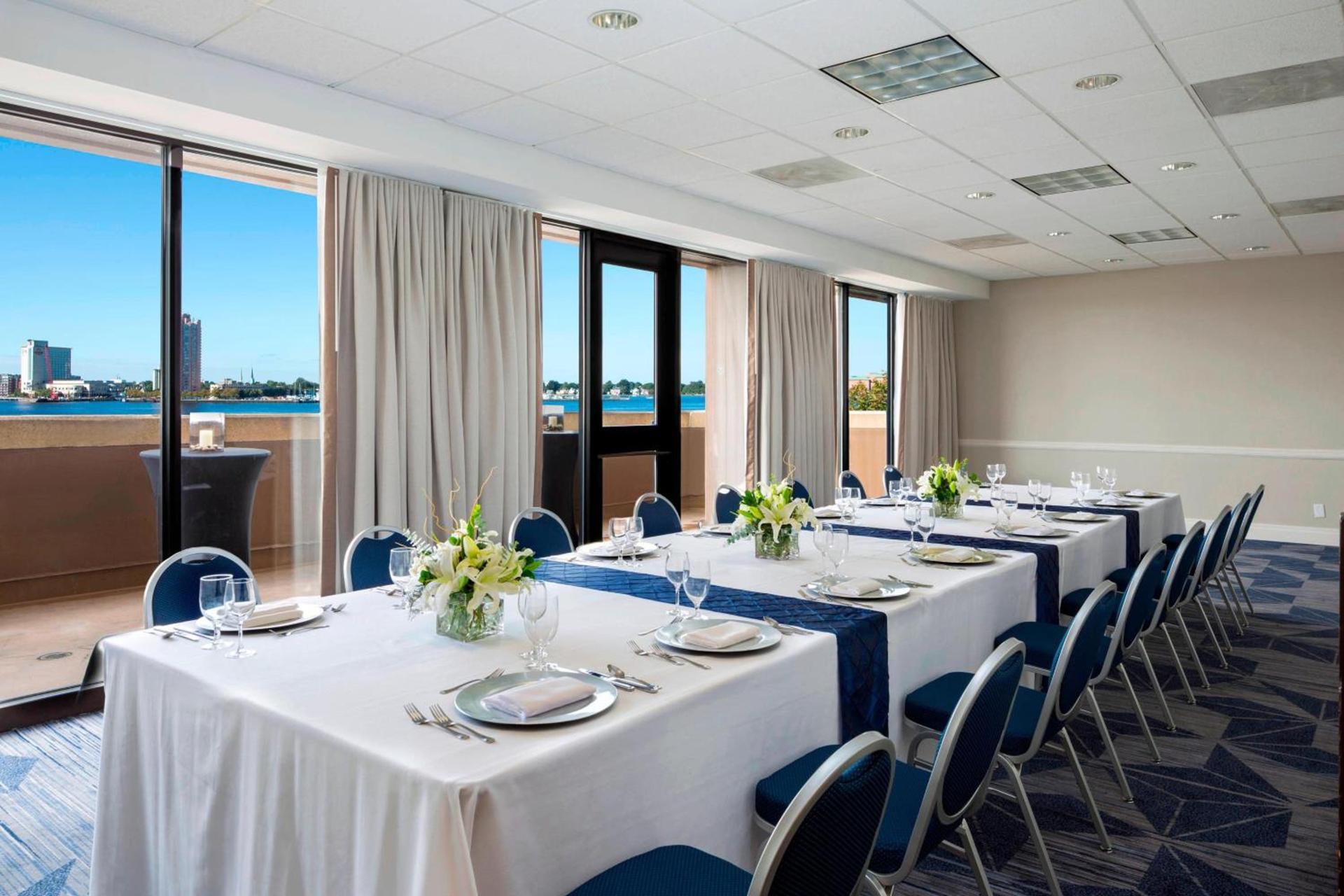 Sheraton Norfolk Waterside Hotel photo 43
