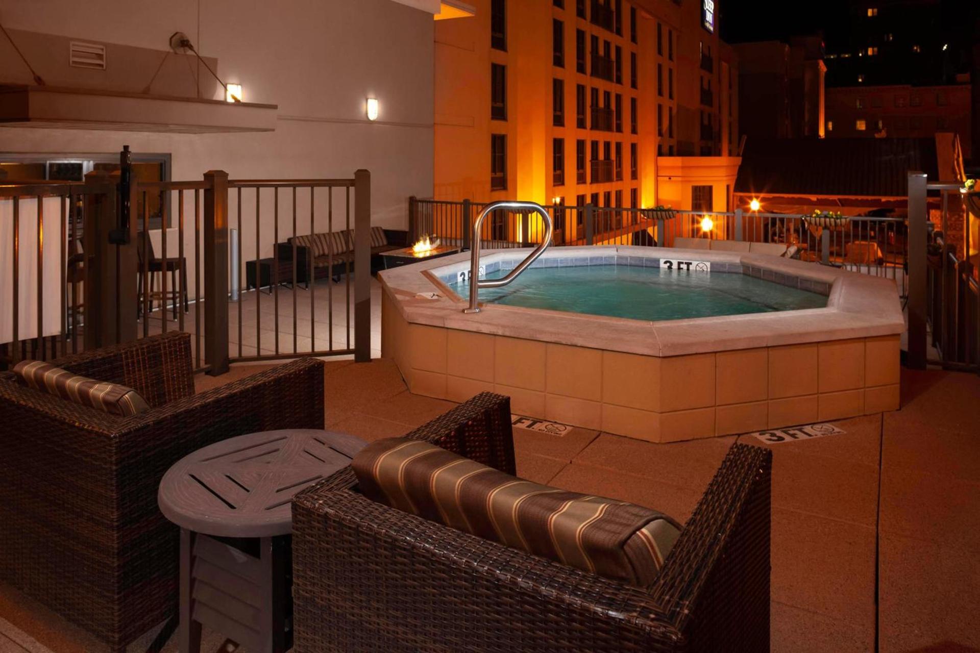 Courtyard Memphis Downtown photo 27