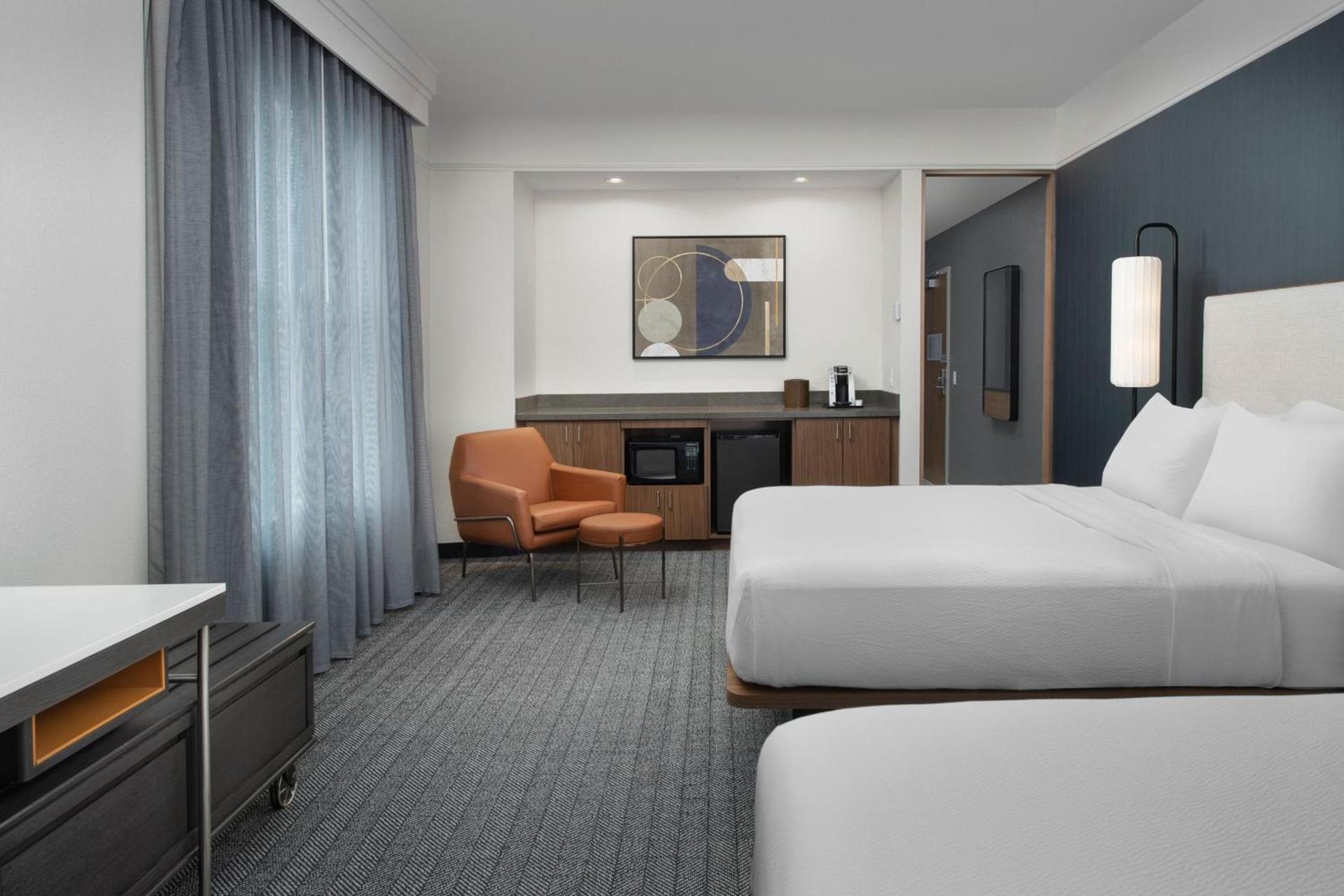 Courtyard by Marriott Savannah Downtown - Historic District photo 12