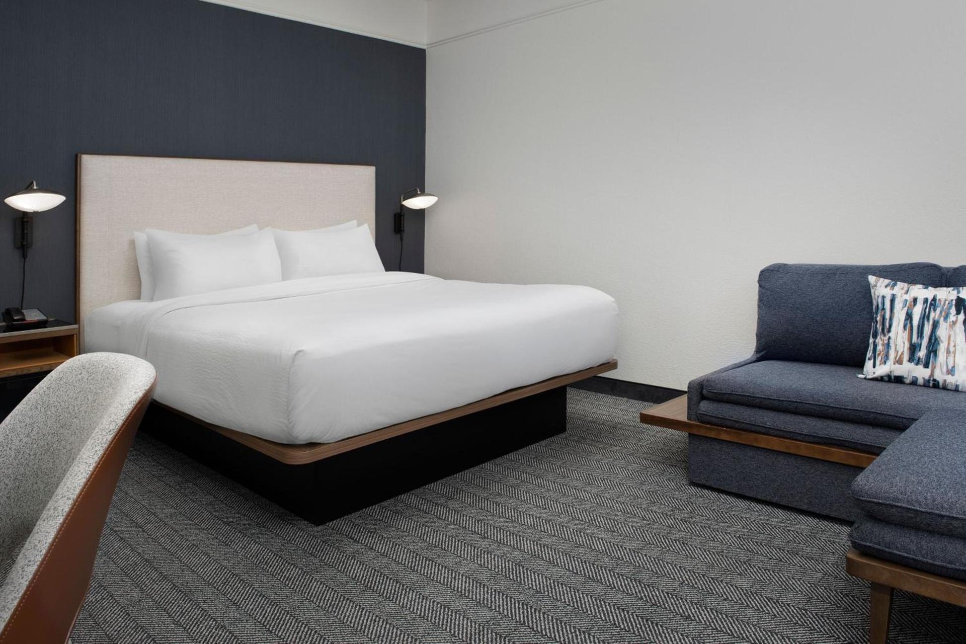 Courtyard by Marriott Savannah Downtown - Historic District photo 13
