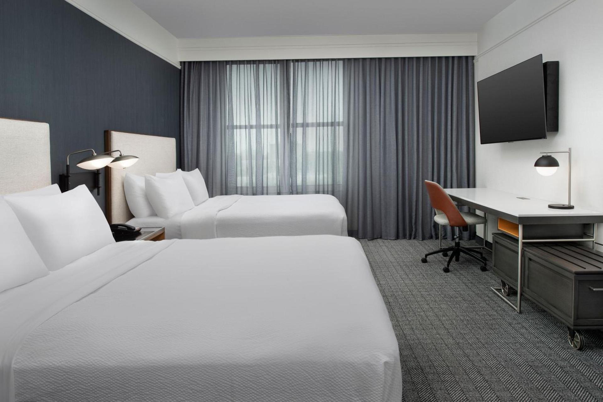 Courtyard by Marriott Savannah Downtown - Historic District photo 14