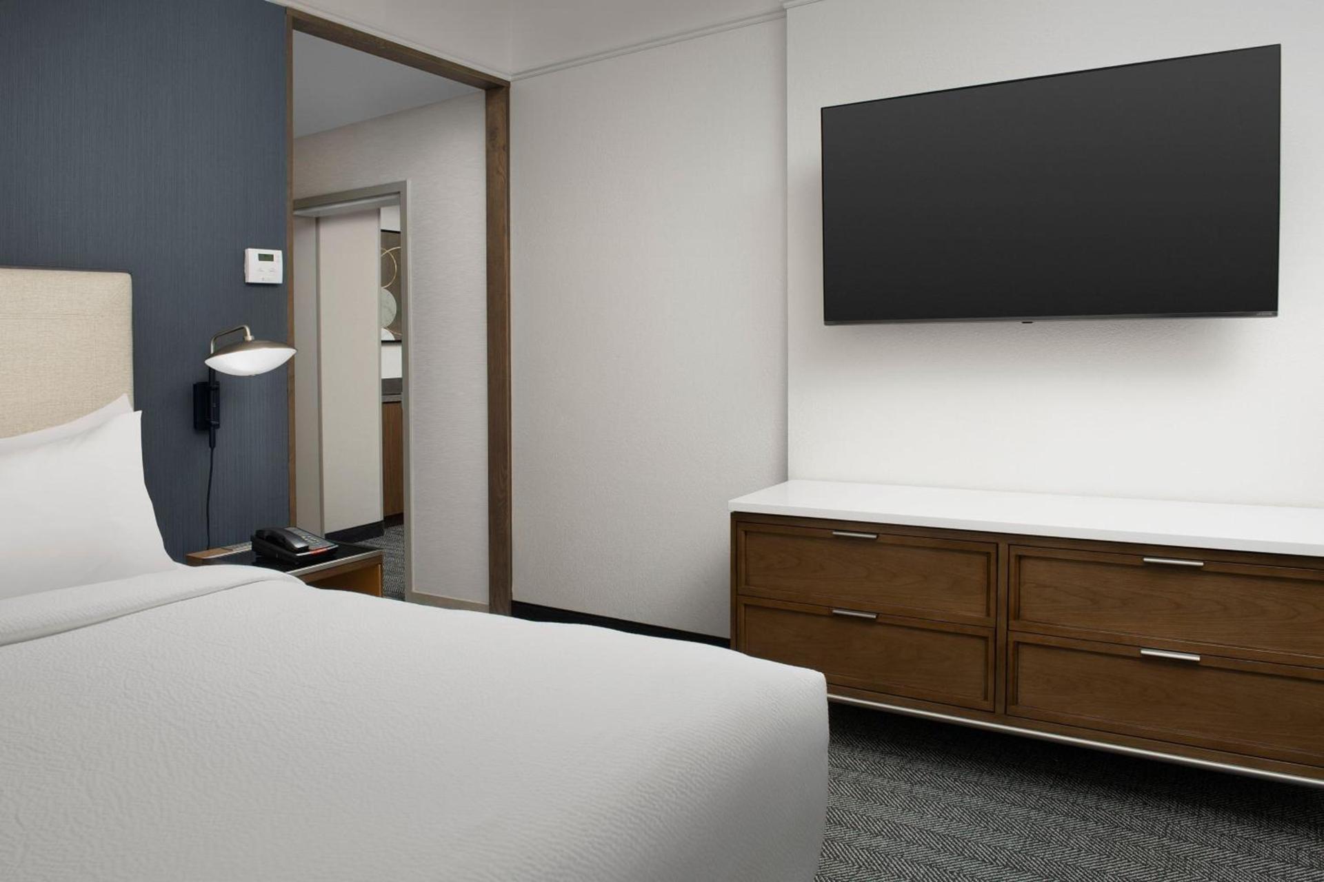 Courtyard by Marriott Savannah Downtown - Historic District photo 29