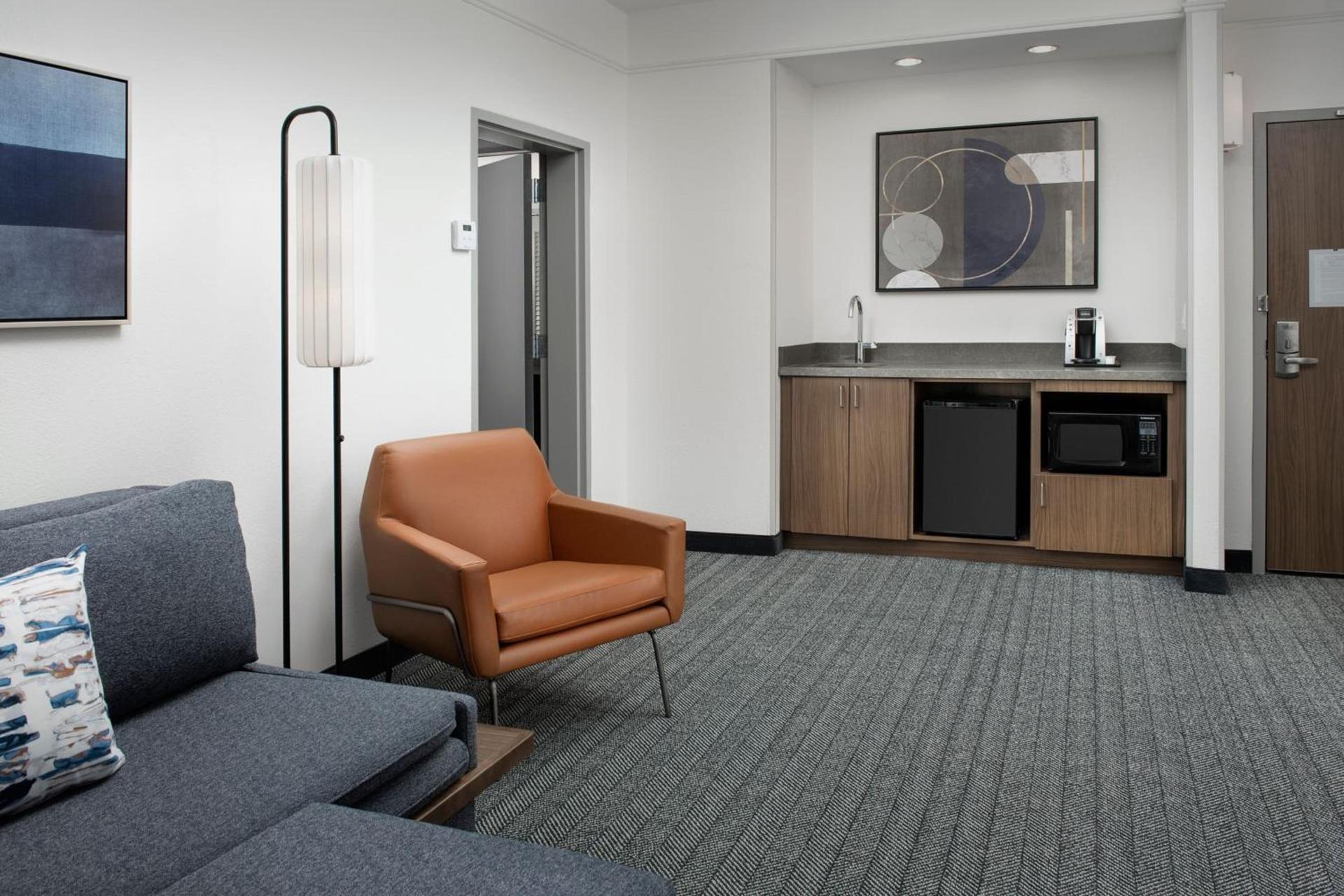 Courtyard by Marriott Savannah Downtown - Historic District photo 28